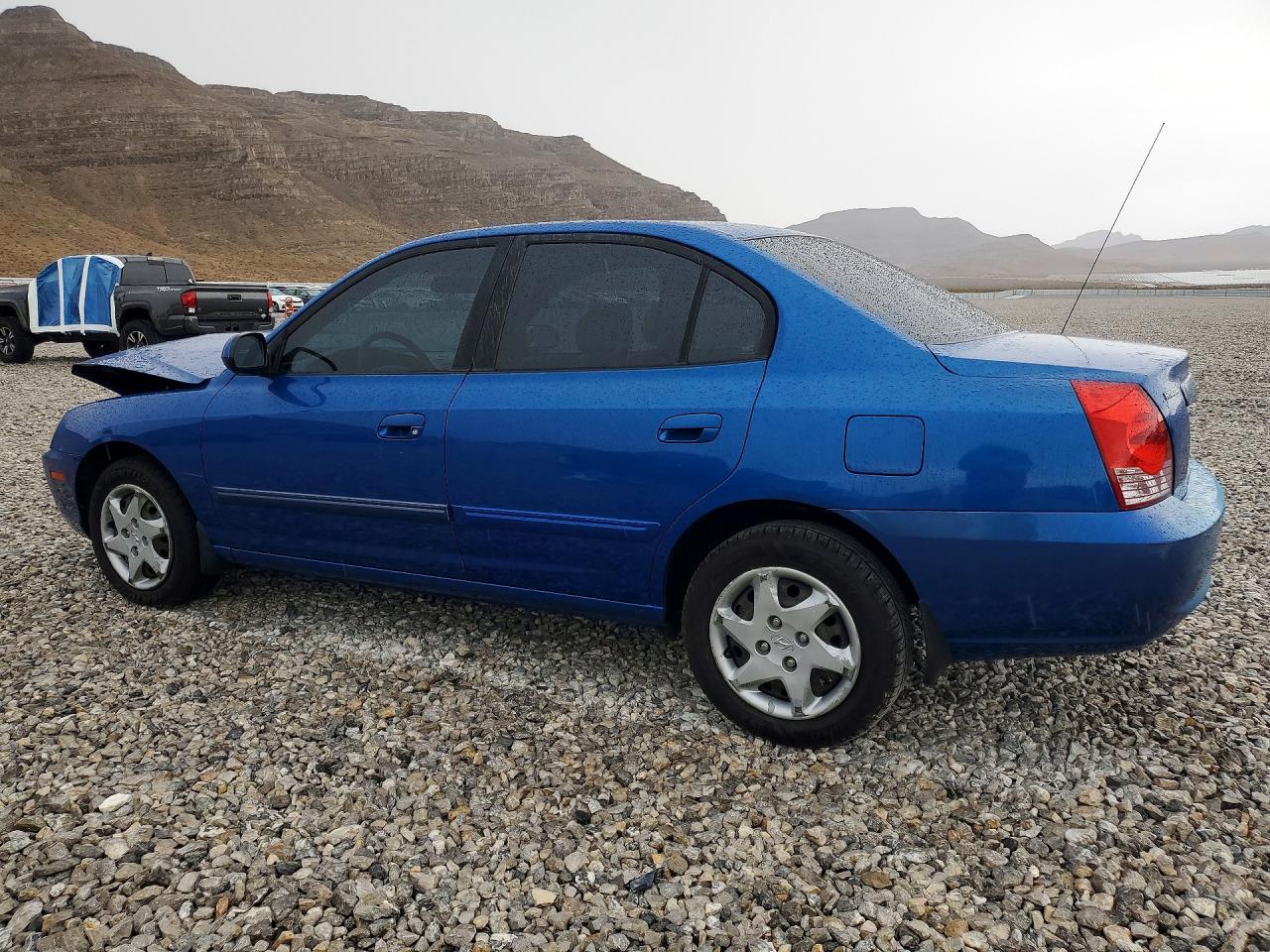 2004 Hyundai Elantra Blue vin: KMHDN46D14U873335