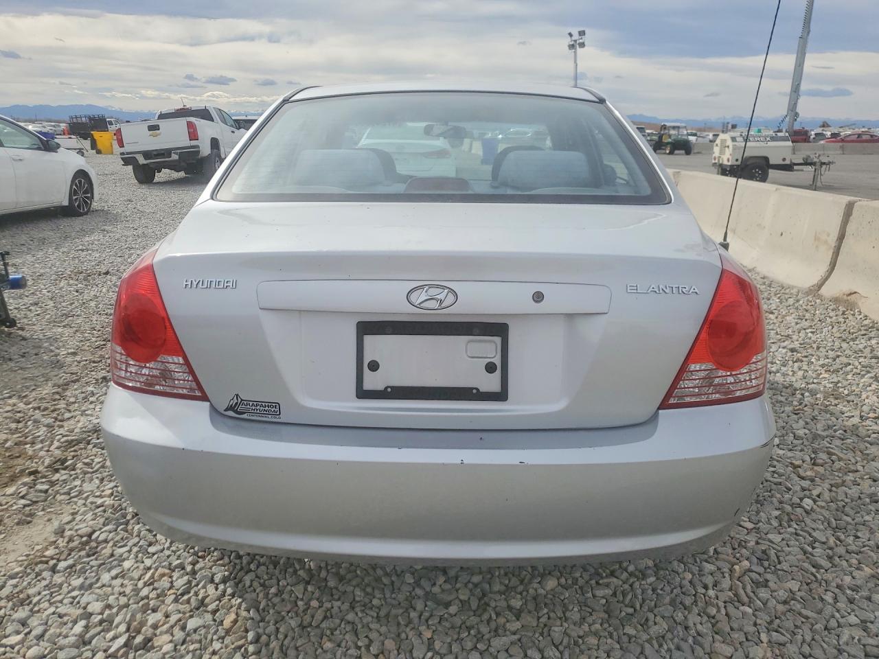2004 Hyundai Elantra Gls Silver vin: KMHDN46D14U887767
