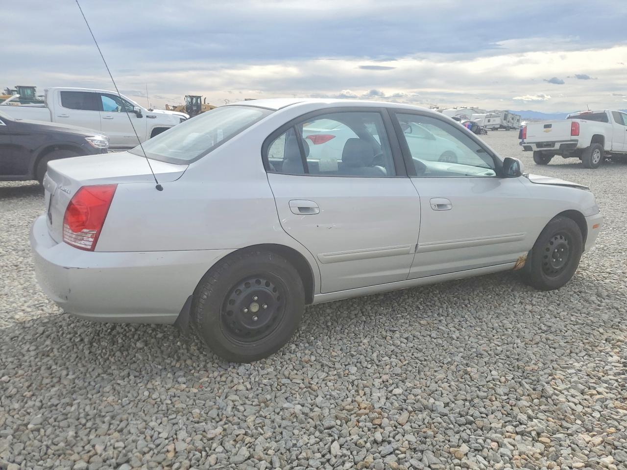 2004 Hyundai Elantra Gls Silver vin: KMHDN46D14U887767