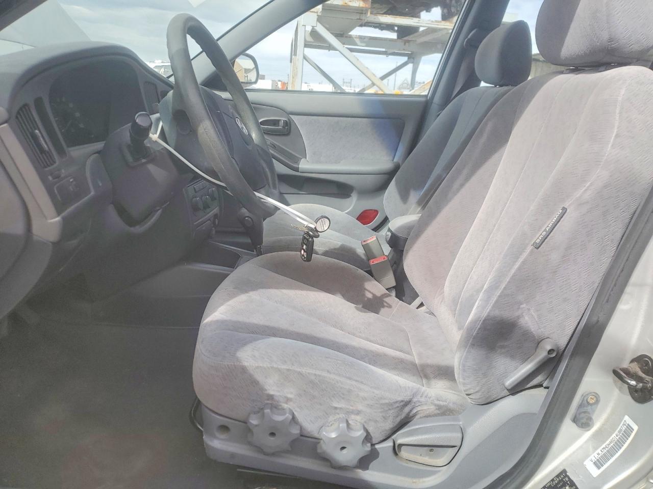 2004 Hyundai Elantra Gls Silver vin: KMHDN46D14U887767
