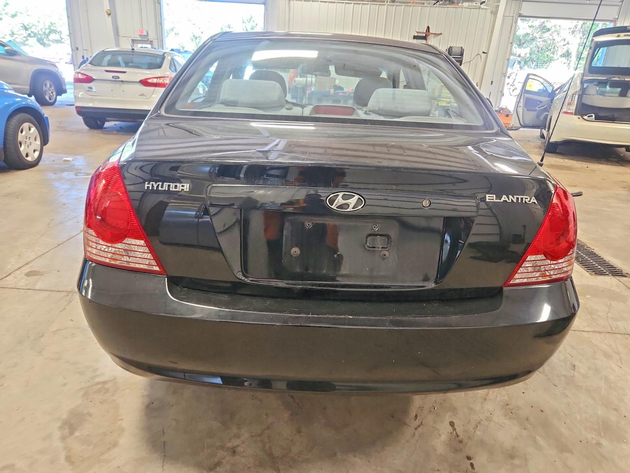 2005 Hyundai Elantra Gls Black vin: KMHDN46D15U037655