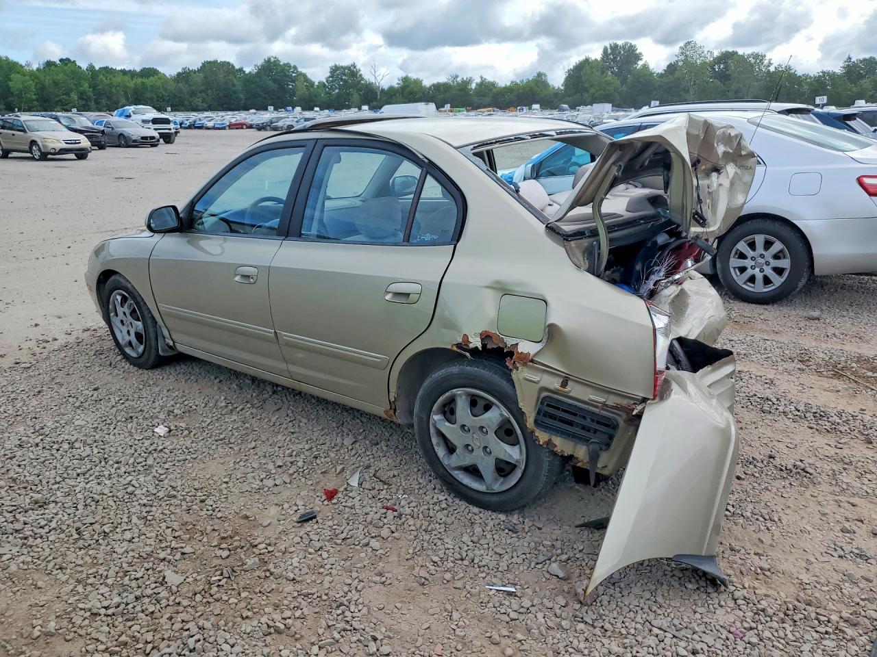 2005 Hyundai Elantra Gls Золотой vin: KMHDN46D15U084149