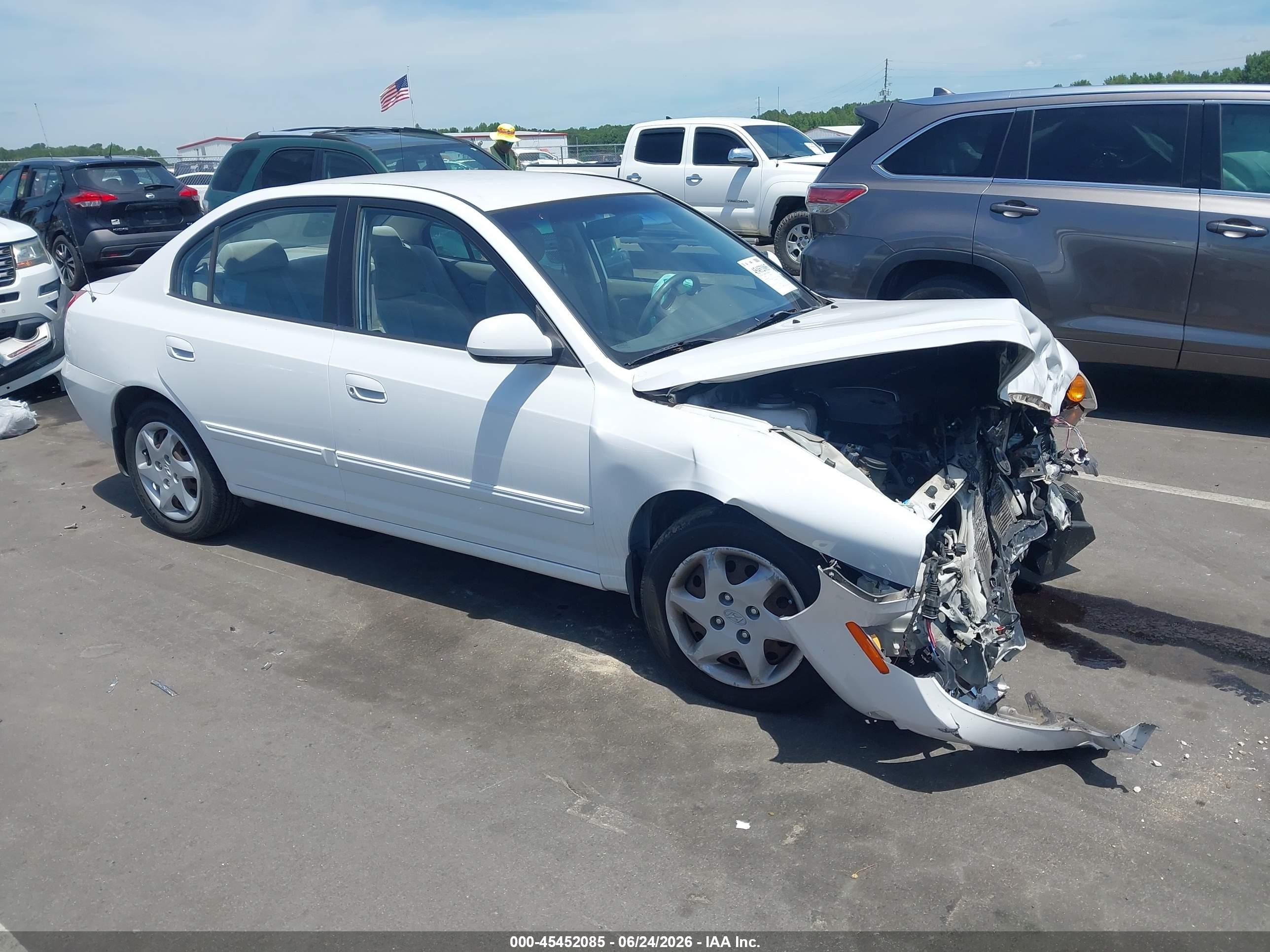 2005 Hyundai Elantra Gls/gt White vin: KMHDN46D15U106294