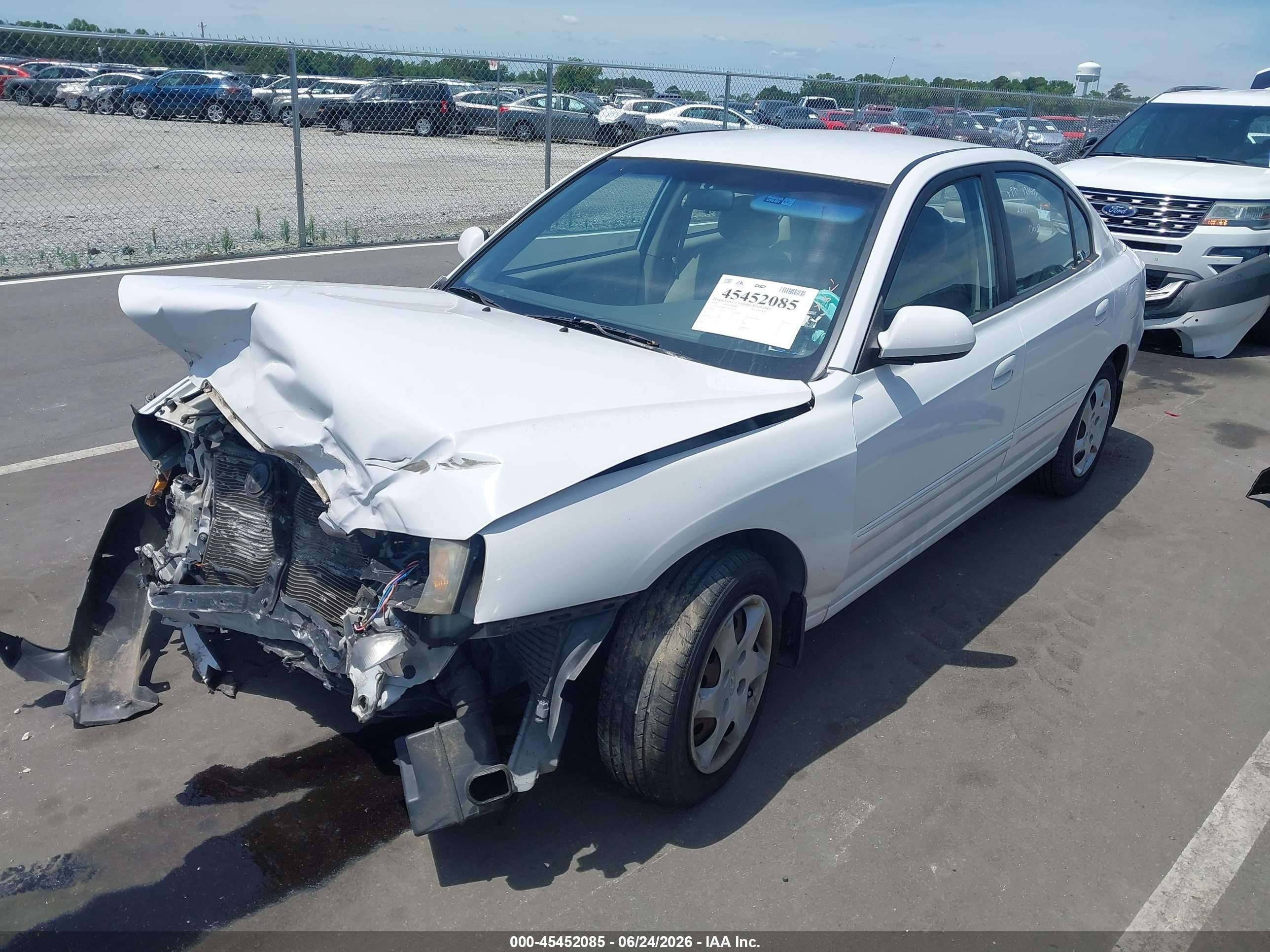 2005 Hyundai Elantra Gls/gt White vin: KMHDN46D15U106294