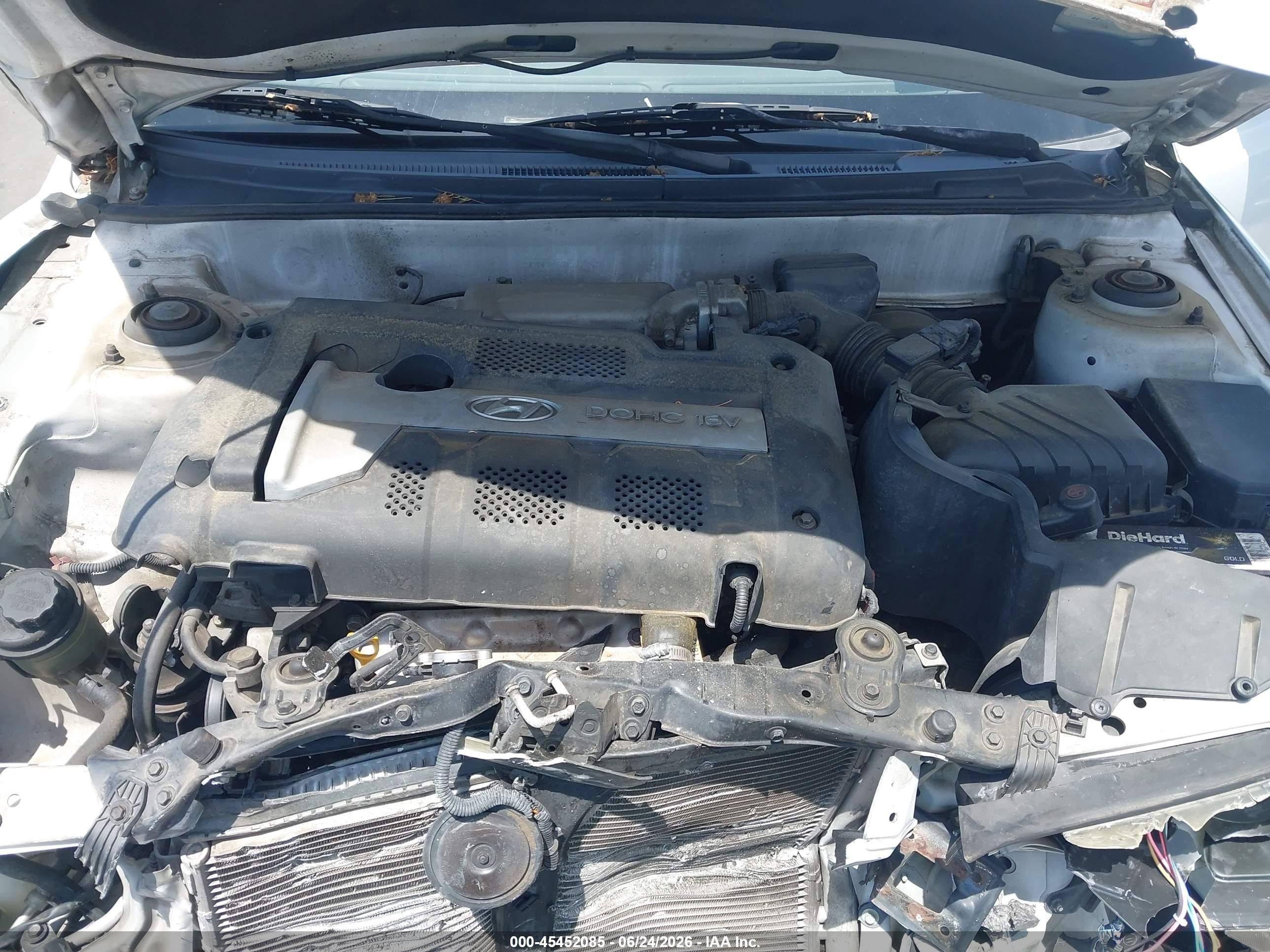 2005 Hyundai Elantra Gls/gt White vin: KMHDN46D15U106294