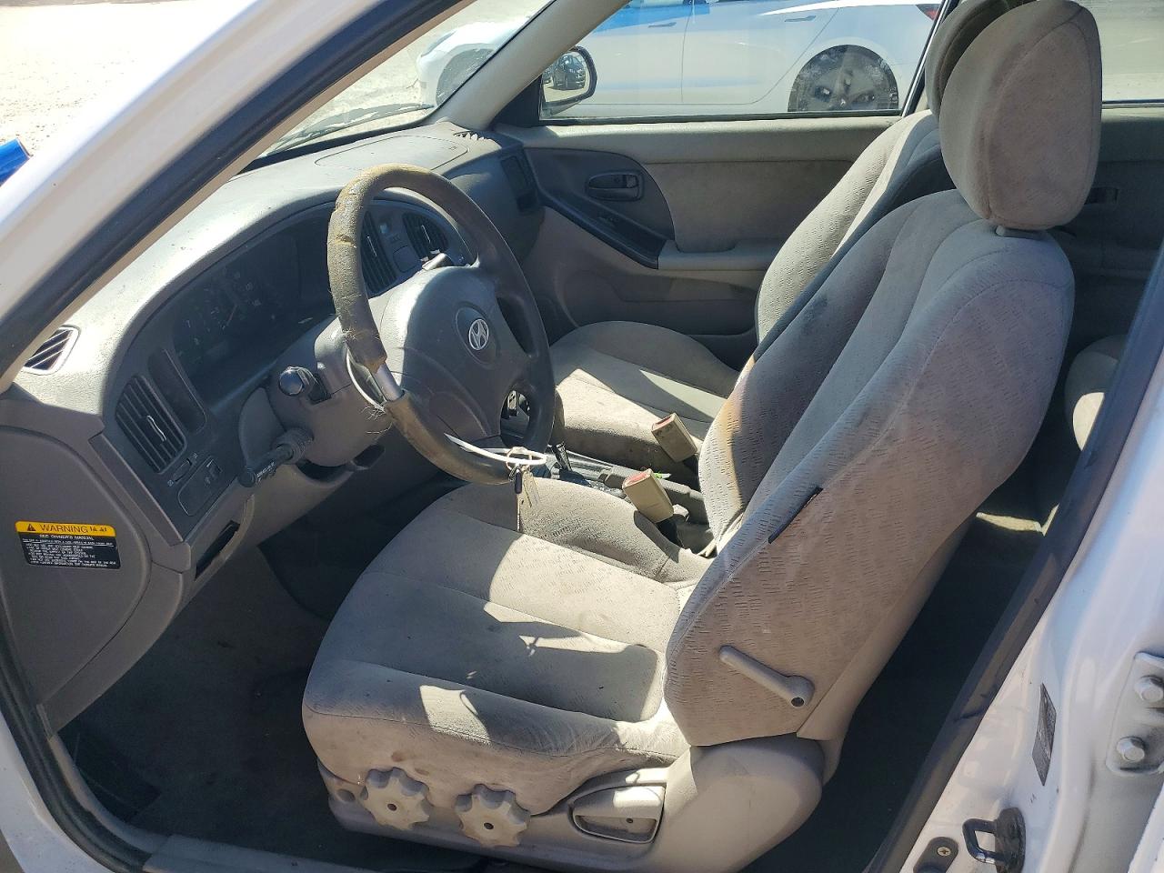2005 Hyundai Elantra Gls White vin: KMHDN46D15U150604