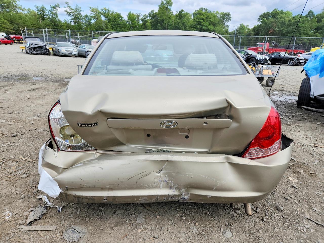 2006 Hyundai Elantra Gls Gold vin: KMHDN46D16U363005