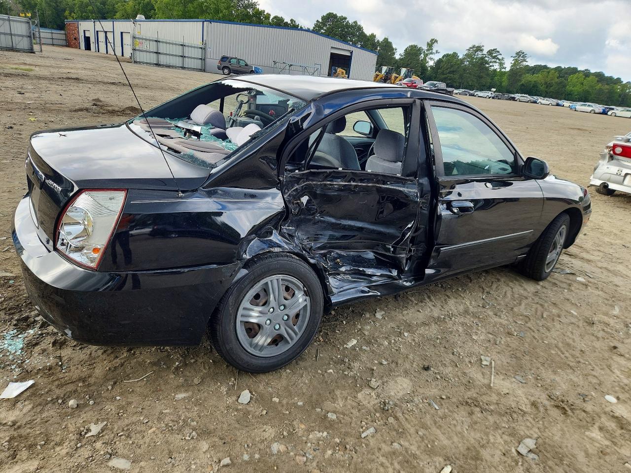 2004 Hyundai Elantra Gls Black vin: KMHDN46D24U808865
