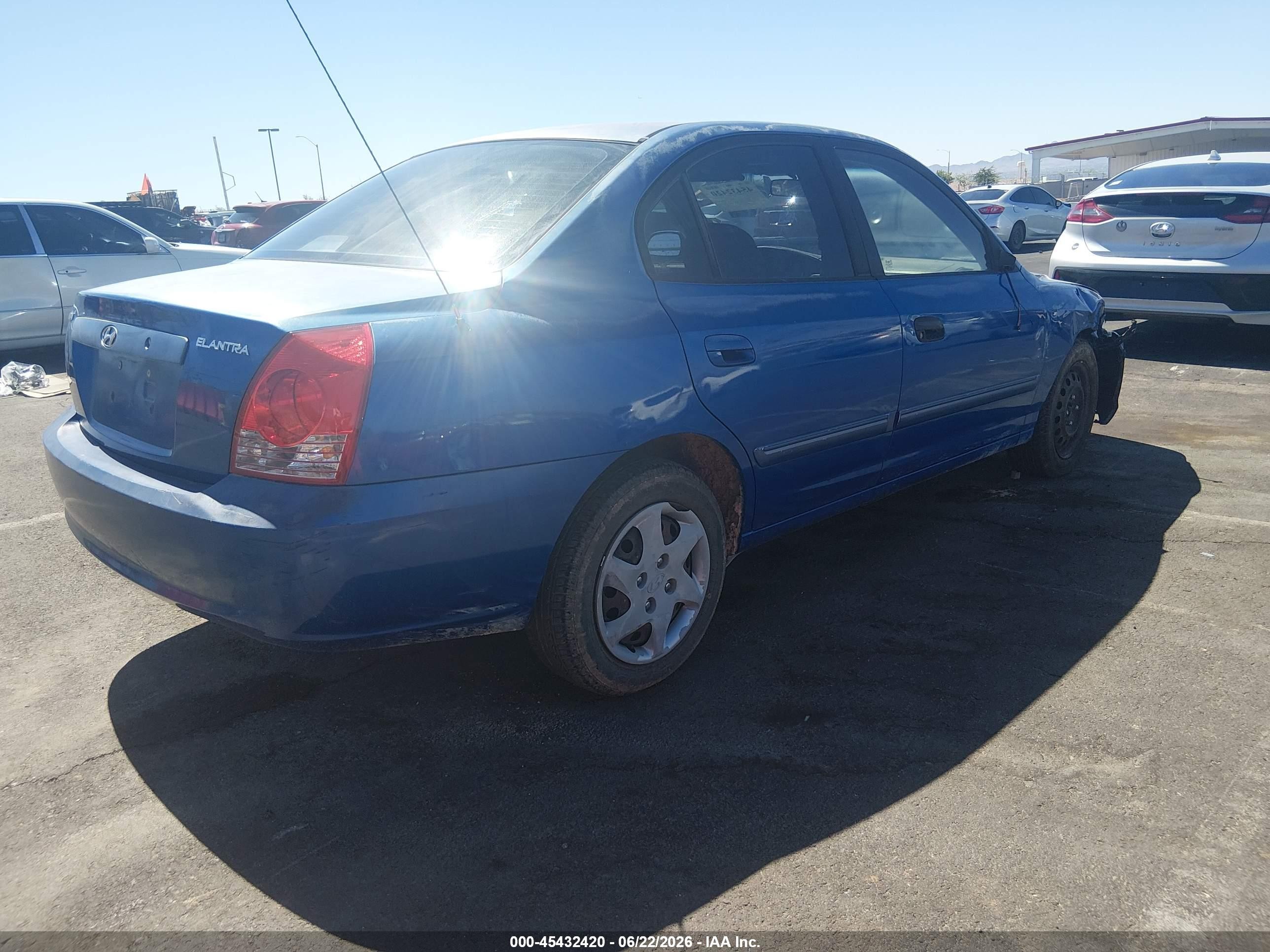 2004 Hyundai Elantra Gls/gt Blue vin: KMHDN46D24U874218