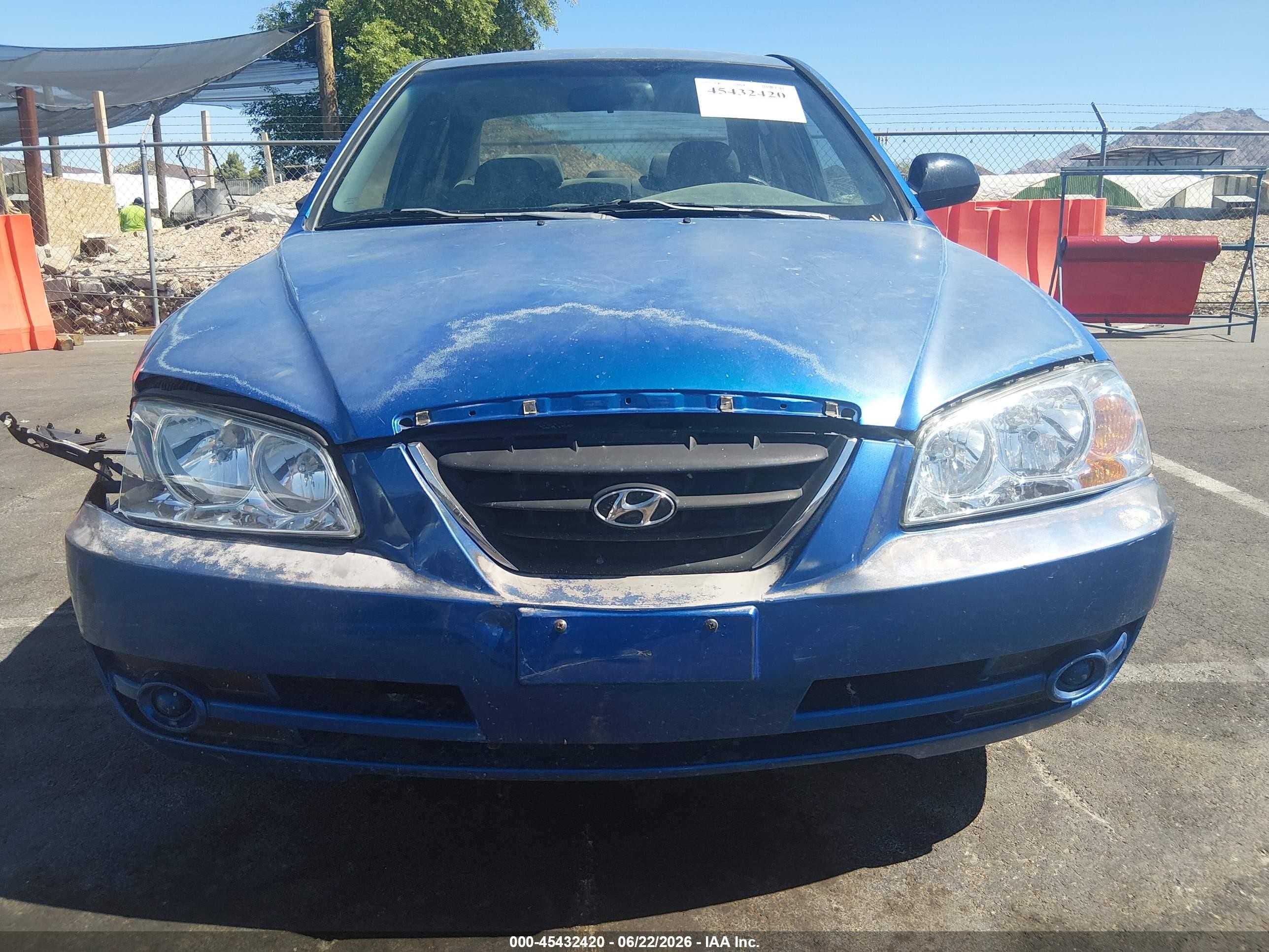 2004 Hyundai Elantra Gls/gt Blue vin: KMHDN46D24U874218