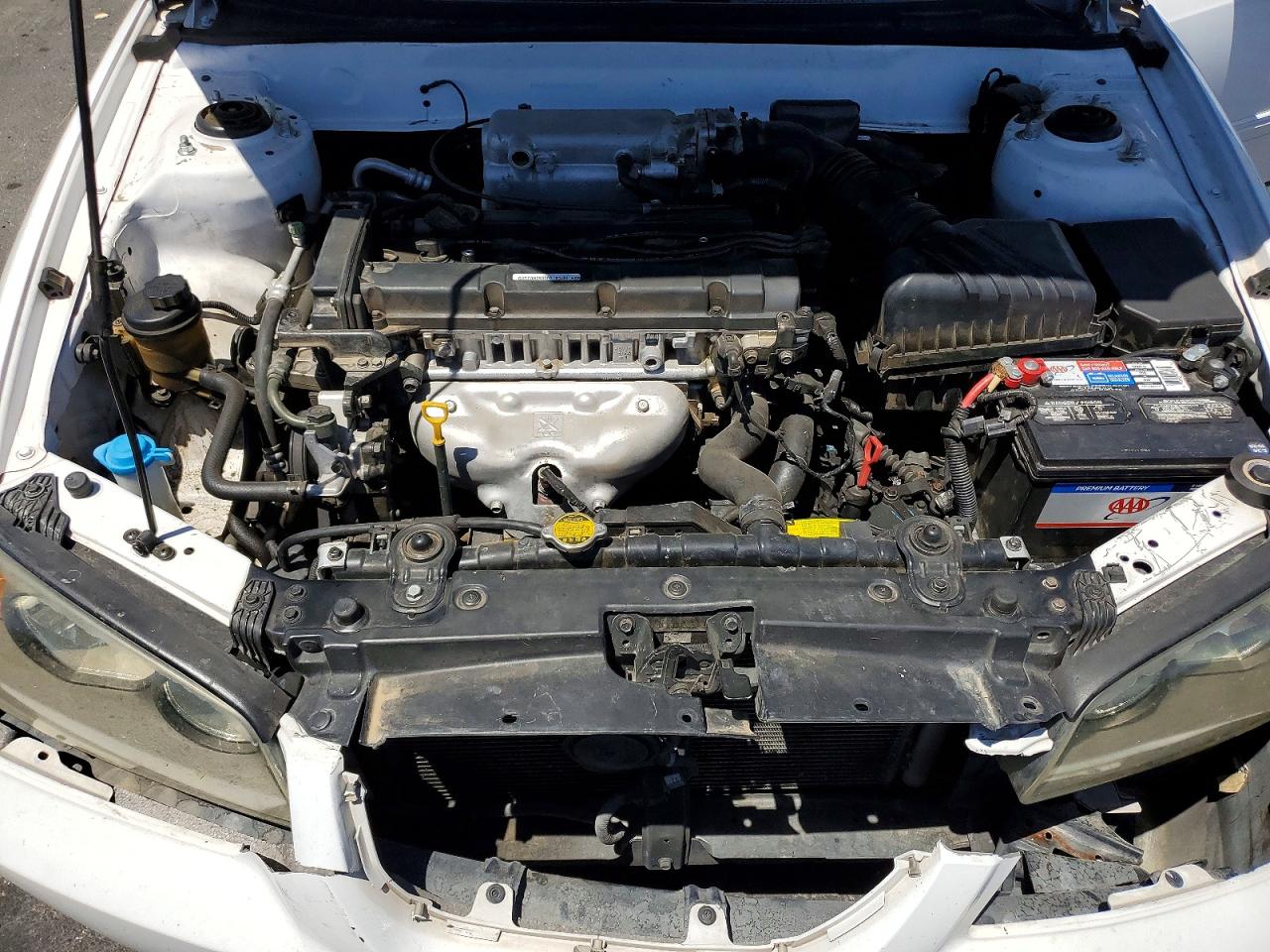 2004 Hyundai Elantra Gls White vin: KMHDN46D24U907380