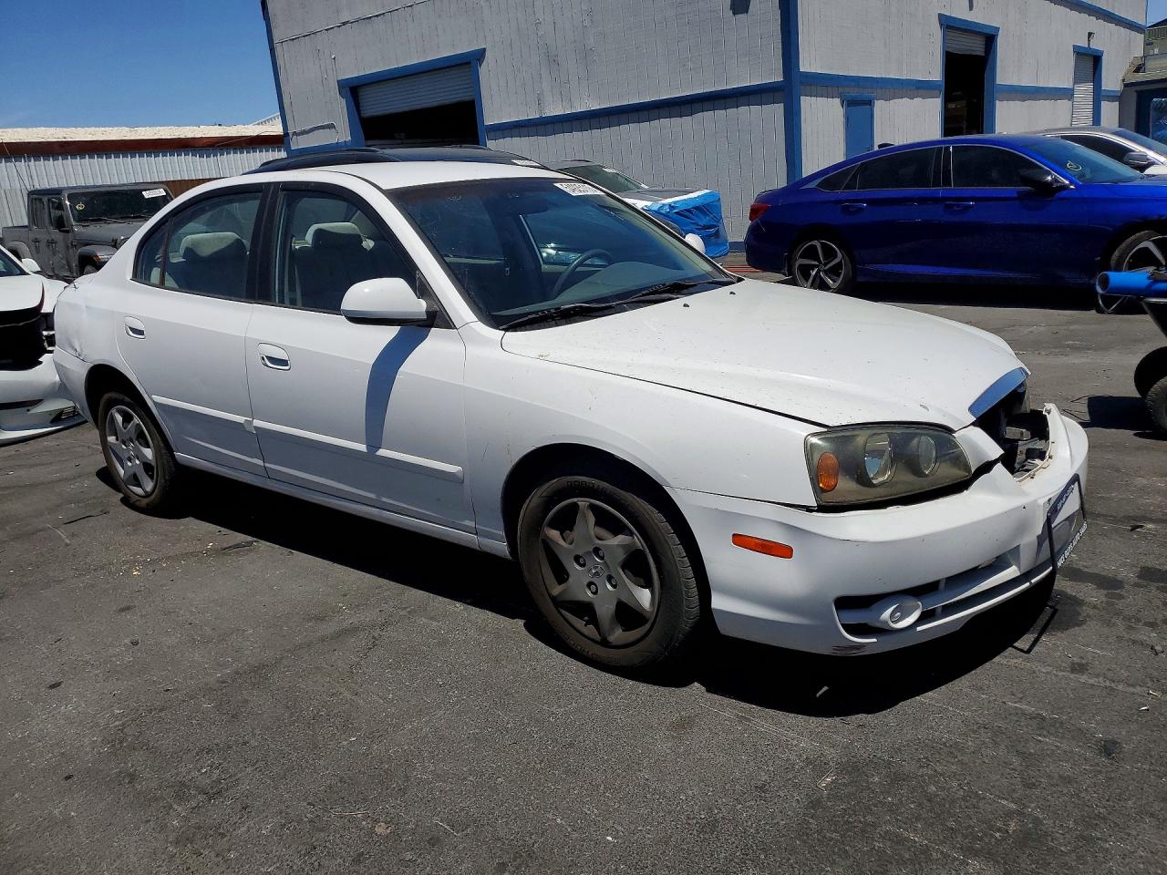 2004 Hyundai Elantra Gls White vin: KMHDN46D24U907380
