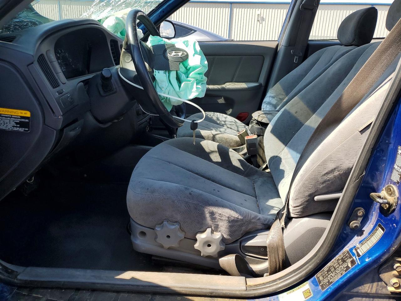 2005 Hyundai Elantra Gls Blue vin: KMHDN46D25U042184