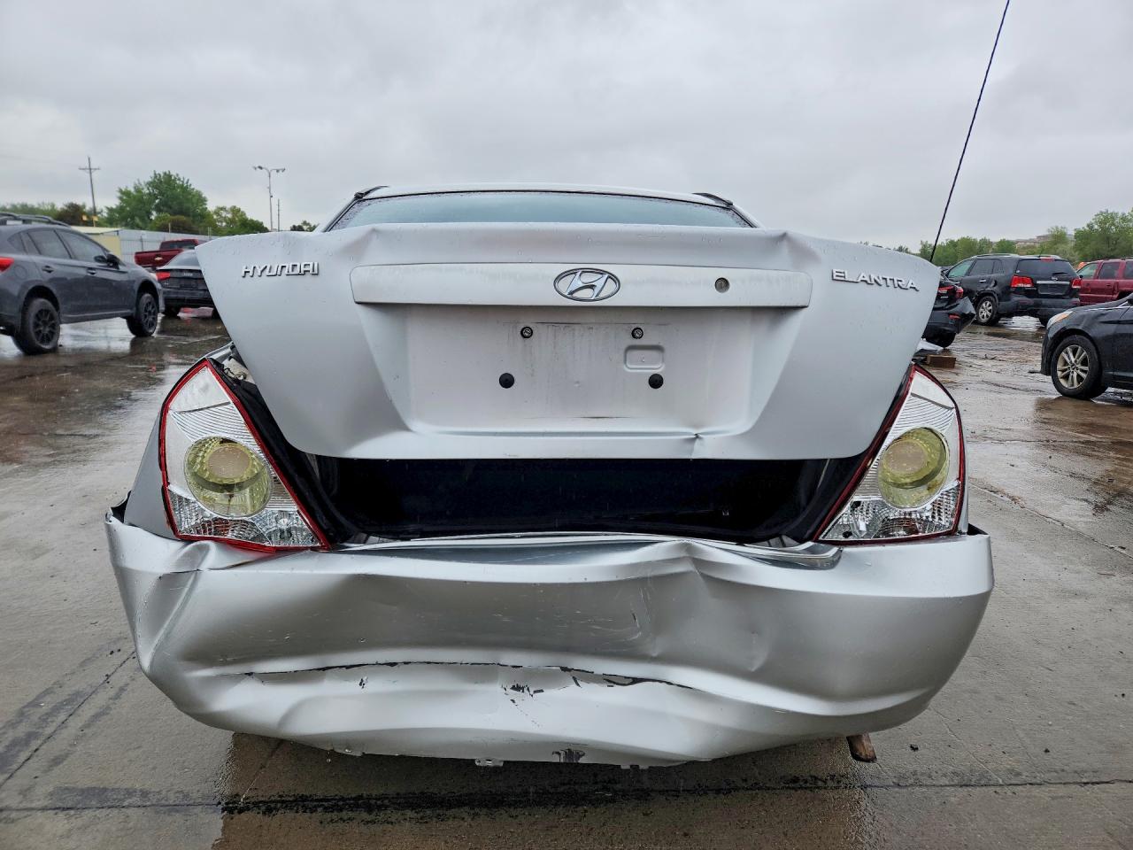 2004 Hyundai Elantra Gls Silver vin: KMHDN46D34U712470