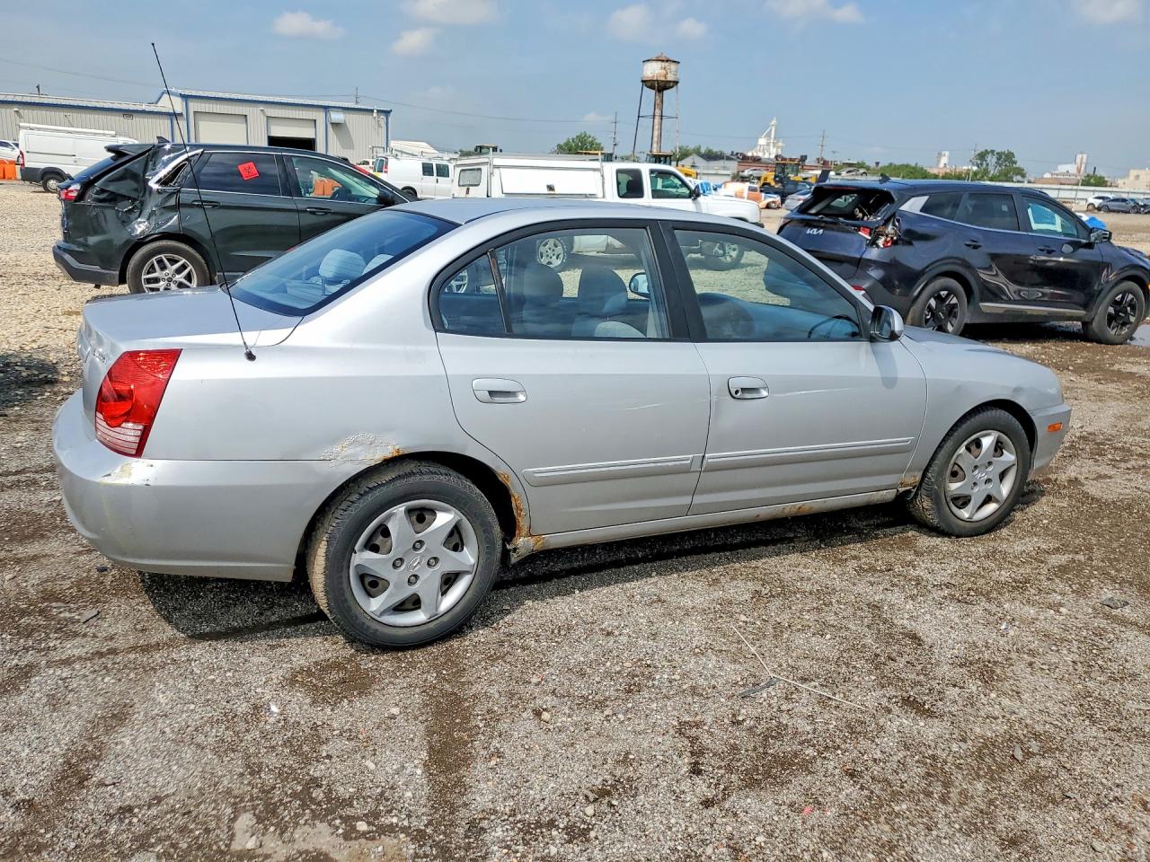 2004 Hyundai Elantra Gls Silver vin: KMHDN46D34U775553