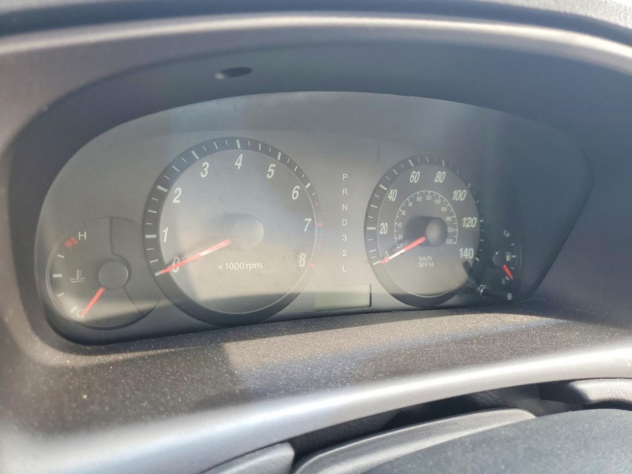 2004 Hyundai Elantra Gls Silver vin: KMHDN46D34U775553