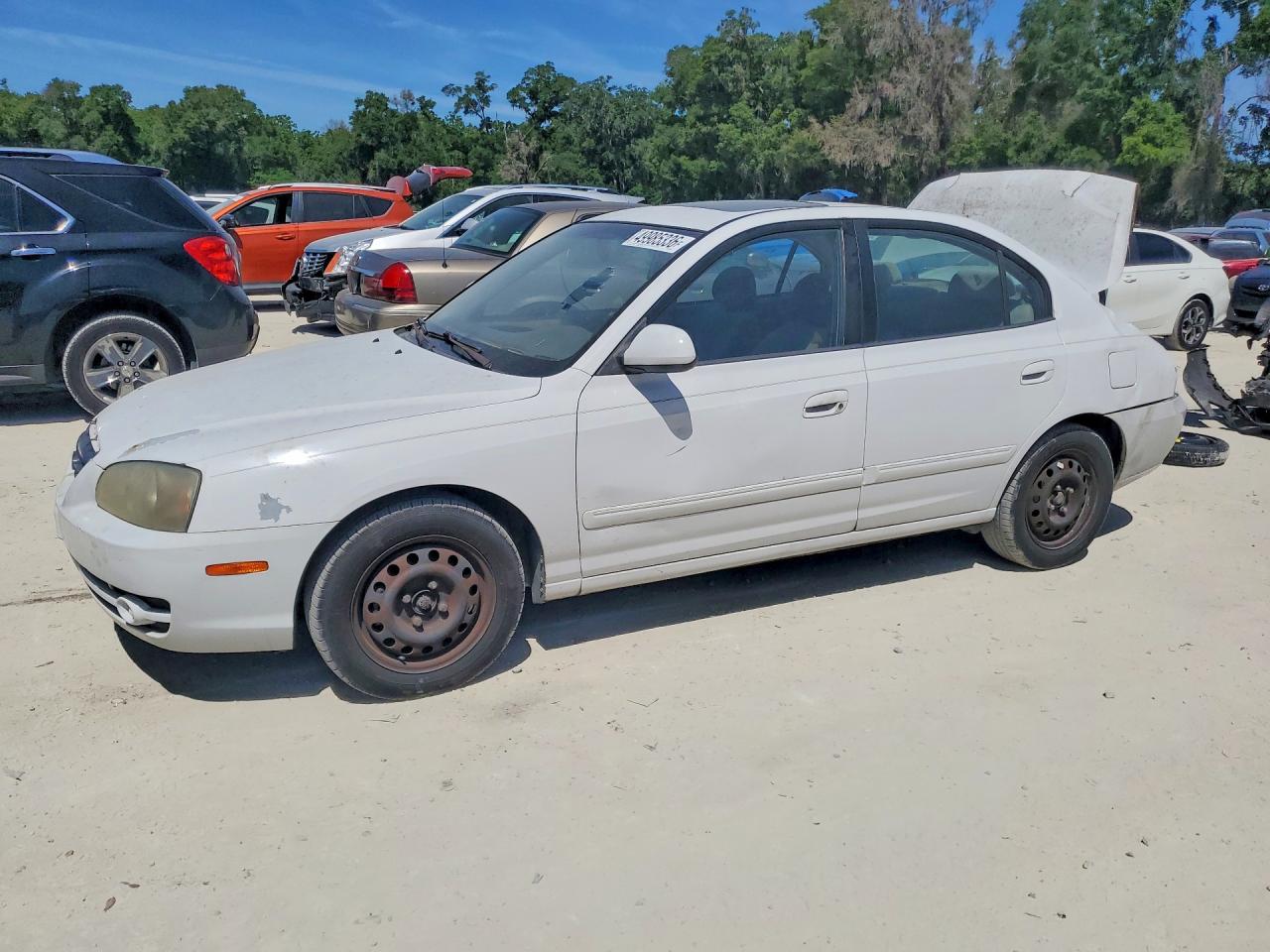 2005 Hyundai Elantra Gls White vin: KMHDN46D35U107186