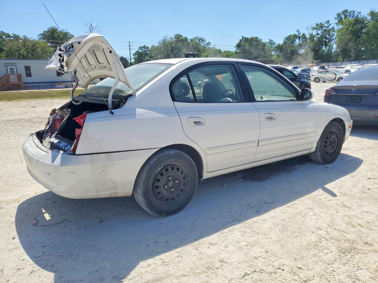 2005 Hyundai Elantra Gls White vin: KMHDN46D35U107186