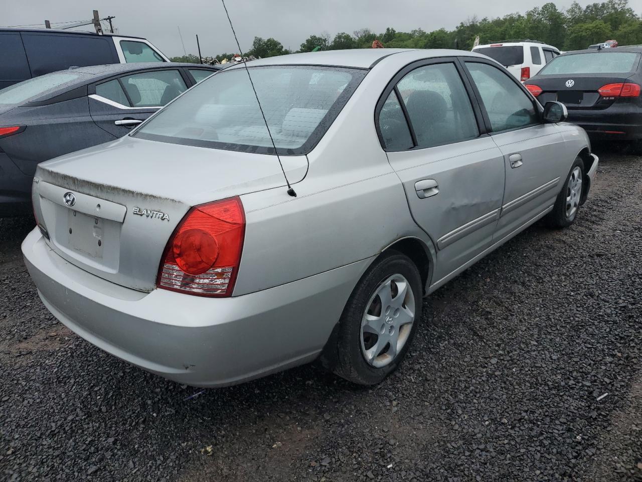 2006 Hyundai Elantra Silver vin: KMHDN46D36U272186