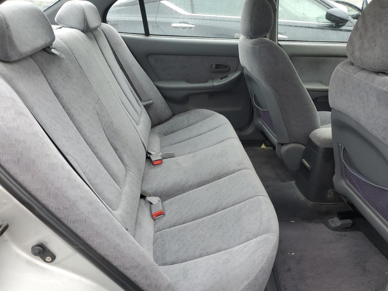 2006 Hyundai Elantra Silver vin: KMHDN46D36U272186