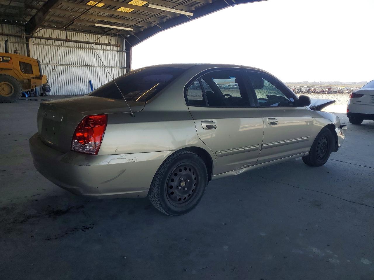 2005 Hyundai Elentra Gold vin: KMHDN46D45U010529