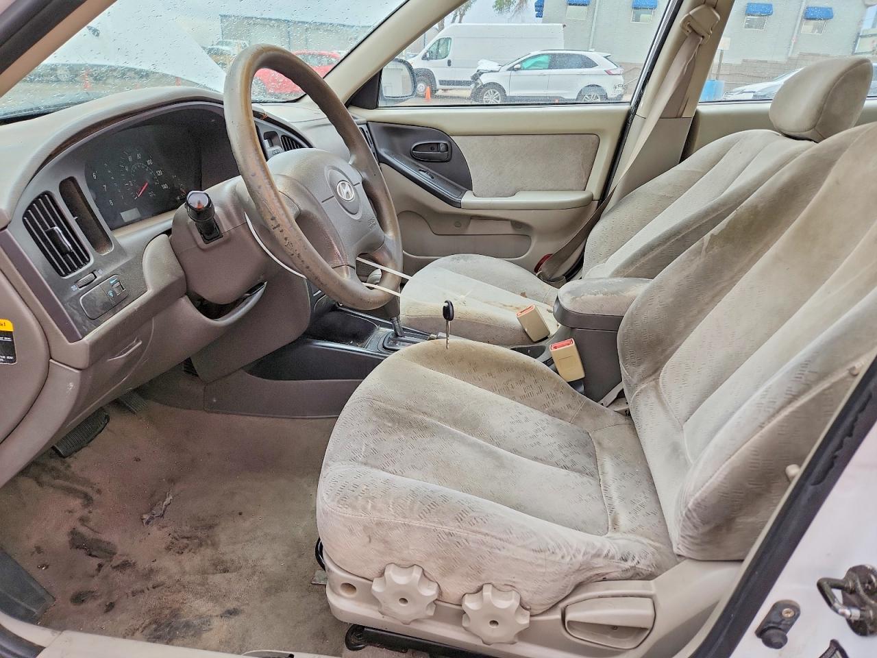 2005 Hyundai Elantra Gls White vin: KMHDN46D45U108864