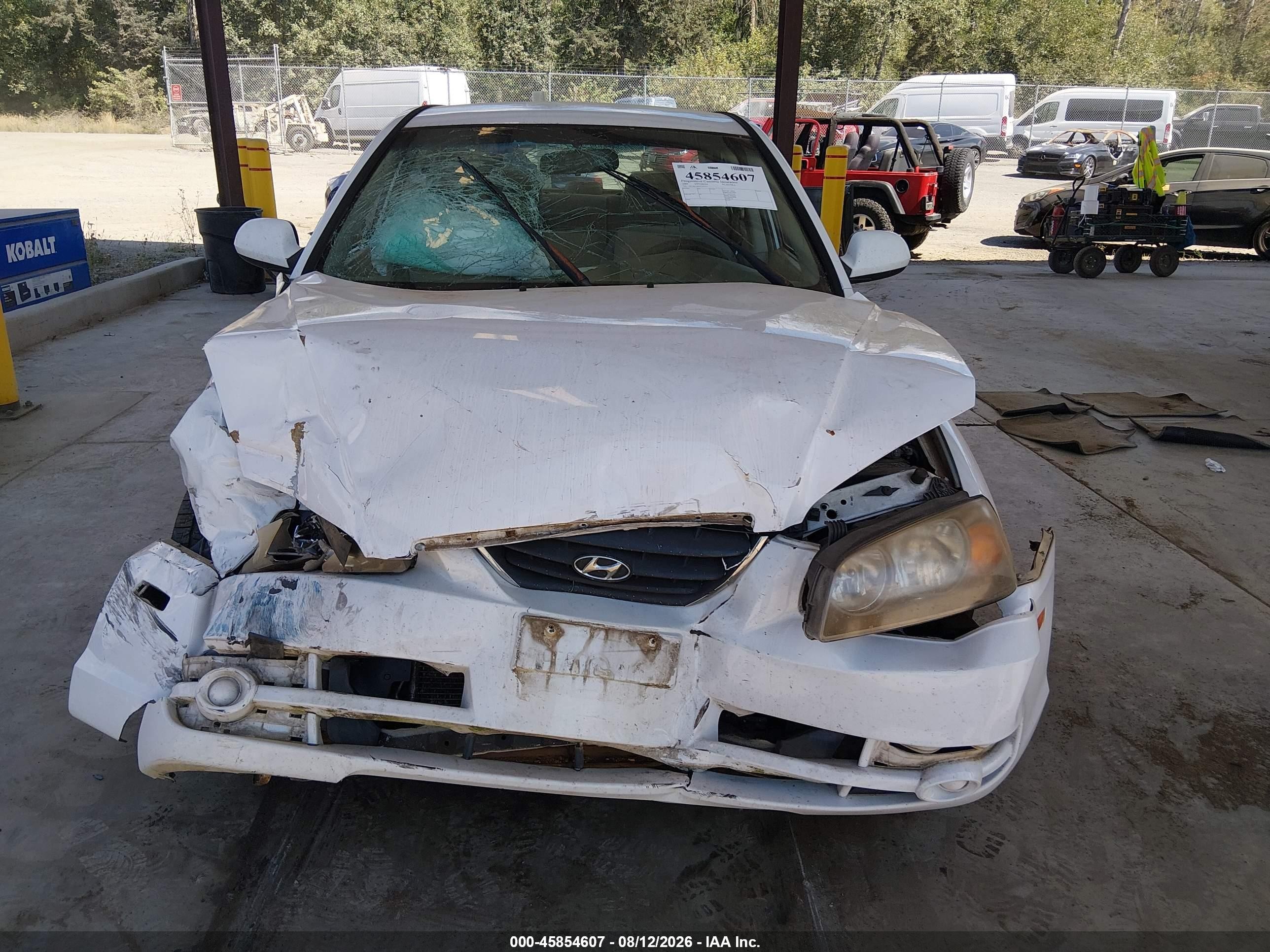 2005 Hyundai Elantra Gls/gt White vin: KMHDN46D45U195438