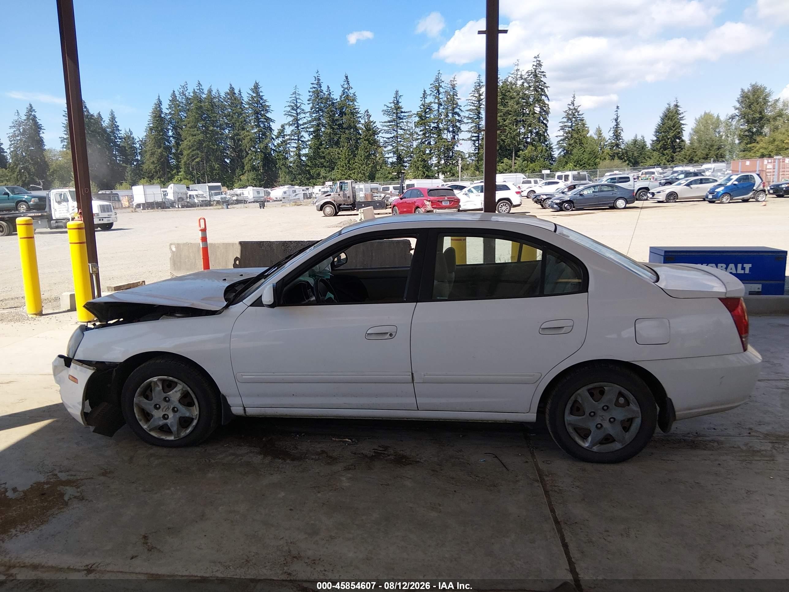 2005 Hyundai Elantra Gls/gt White vin: KMHDN46D45U195438