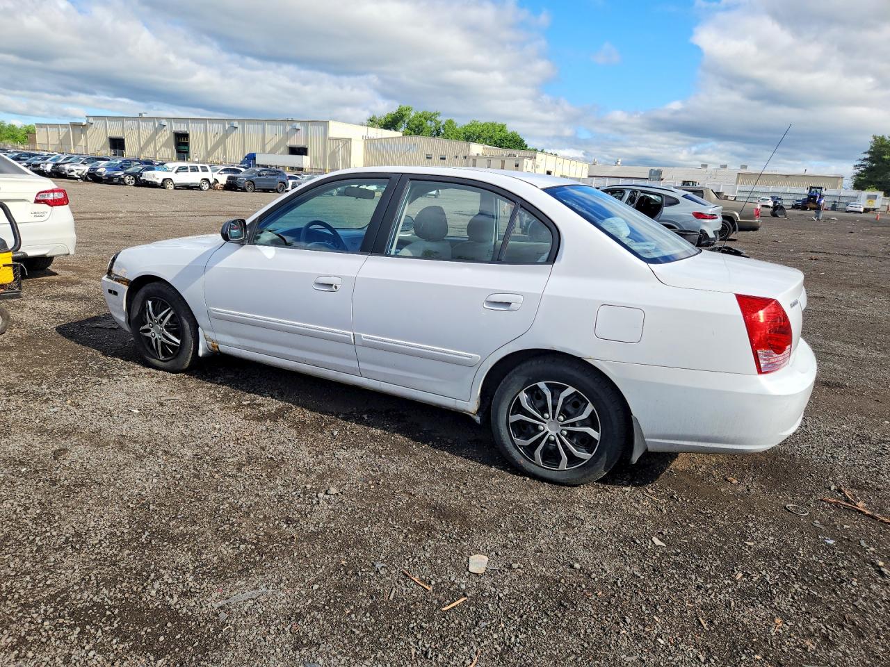 2005 Hyundai Elantra Gls White vin: KMHDN46D45U196752