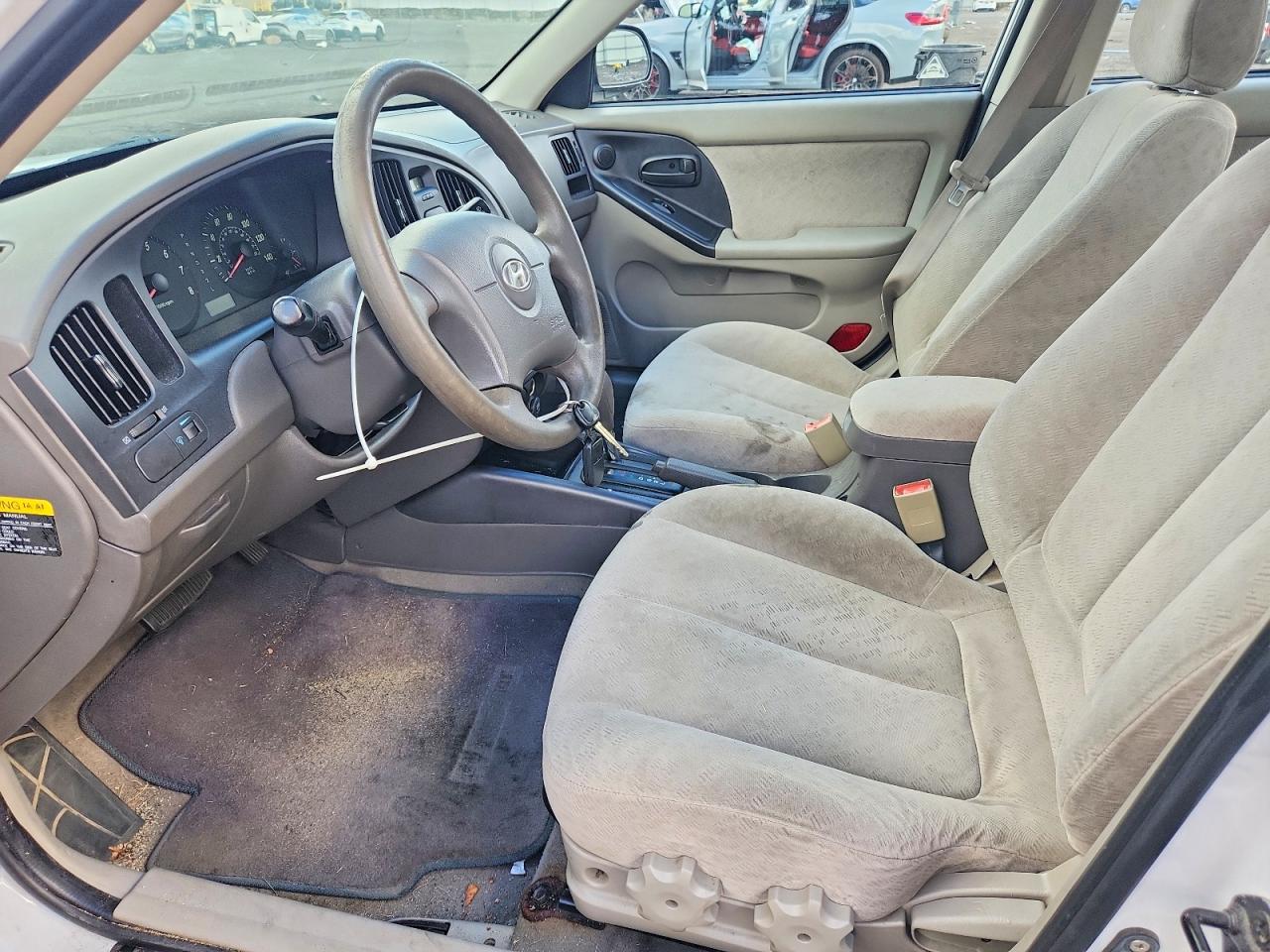 2005 Hyundai Elantra Gls White vin: KMHDN46D45U196752