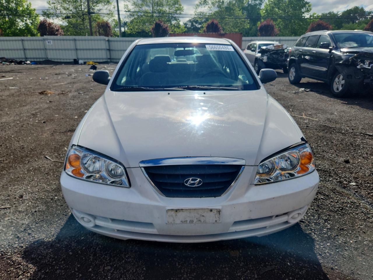 2005 Hyundai Elantra Gls White vin: KMHDN46D45U196752