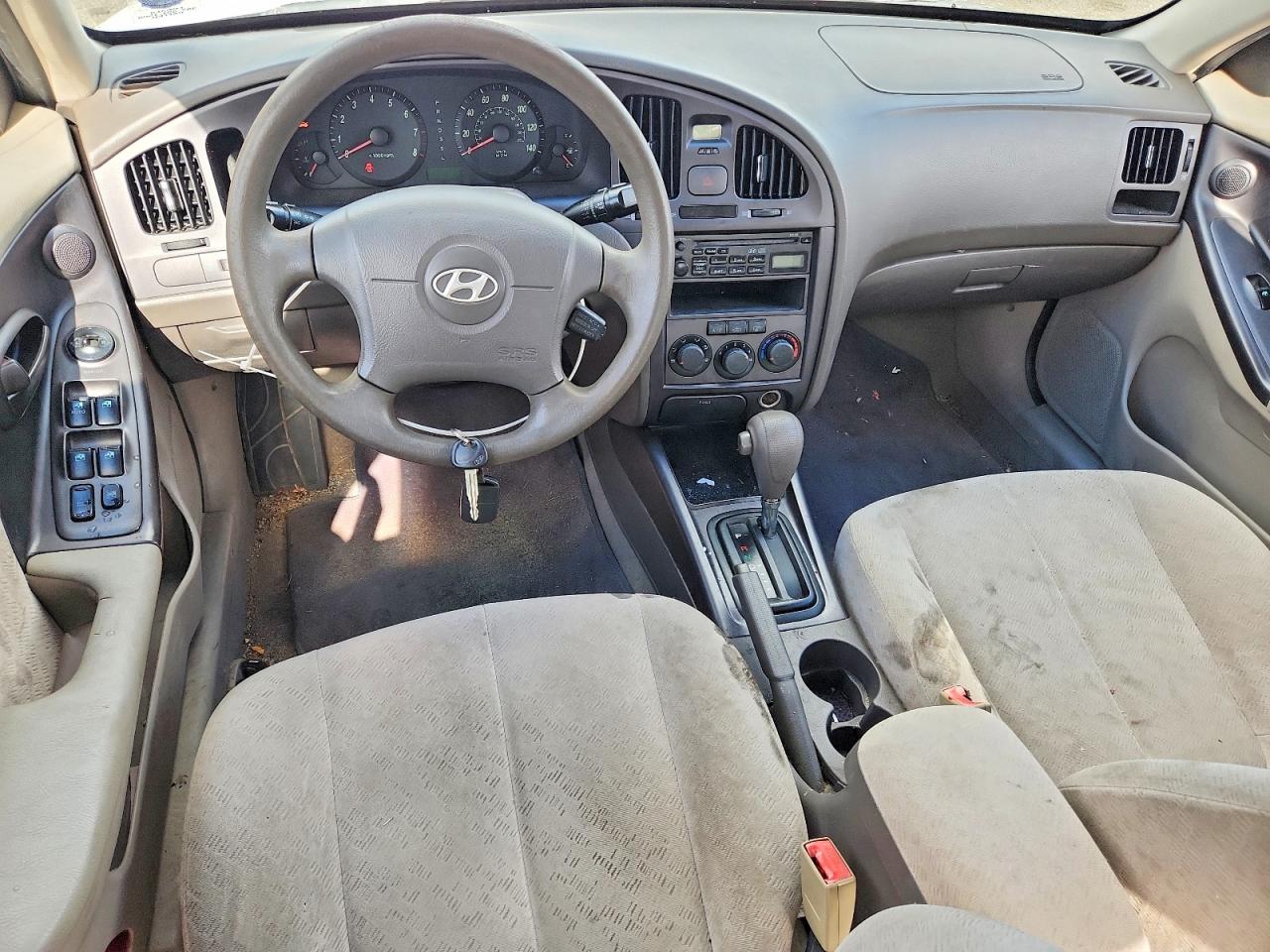 2005 Hyundai Elantra Gls White vin: KMHDN46D45U196752