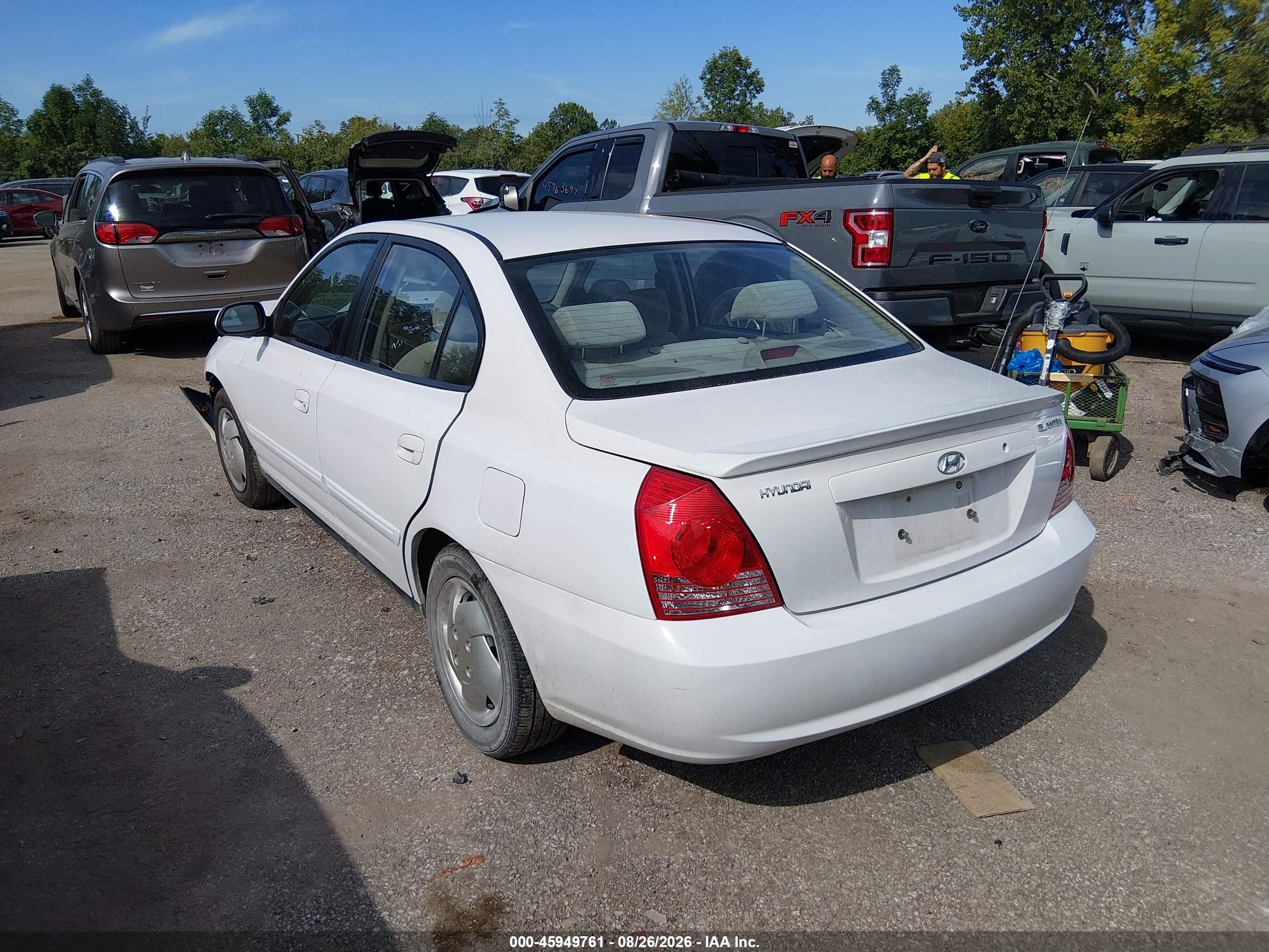 2005 Hyundai Elantra Gls/gt White vin: KMHDN46D45U953326