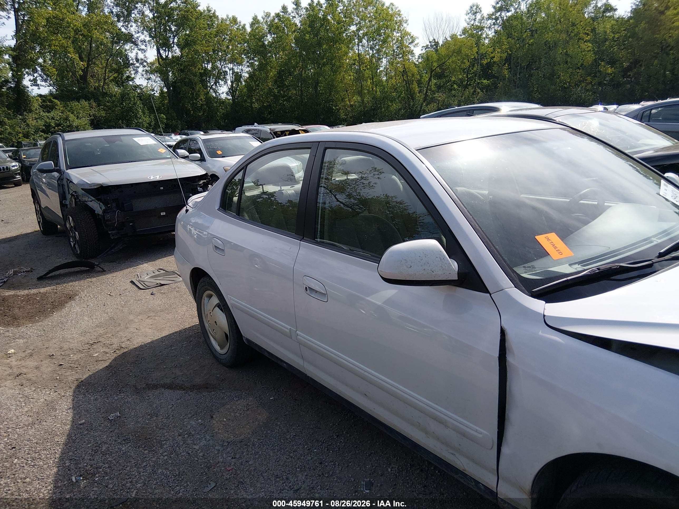 2005 Hyundai Elantra Gls/gt White vin: KMHDN46D45U953326