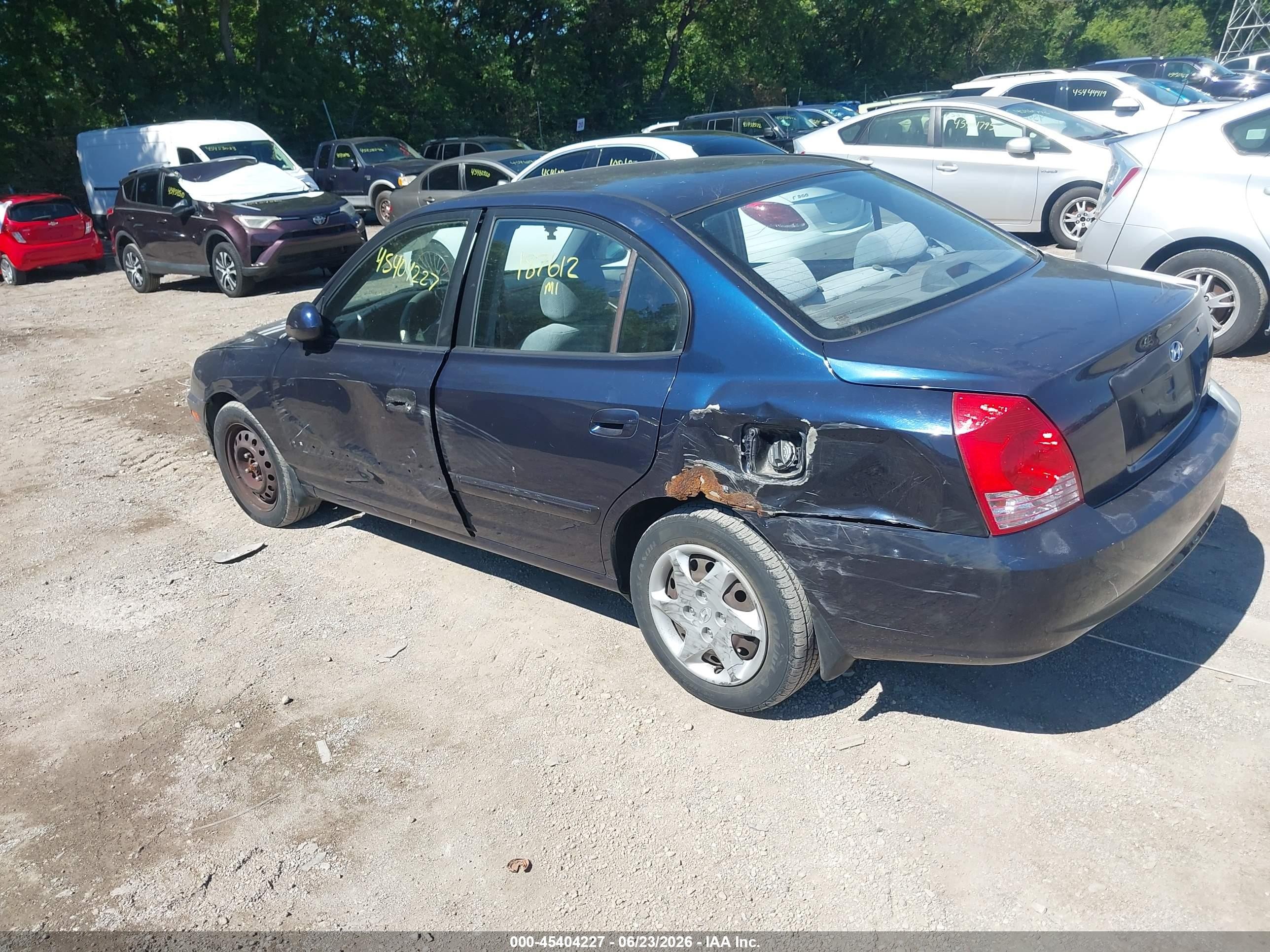 2004 Hyundai Elantra Gls/gt Dark Blue vin: KMHDN46D54U817494