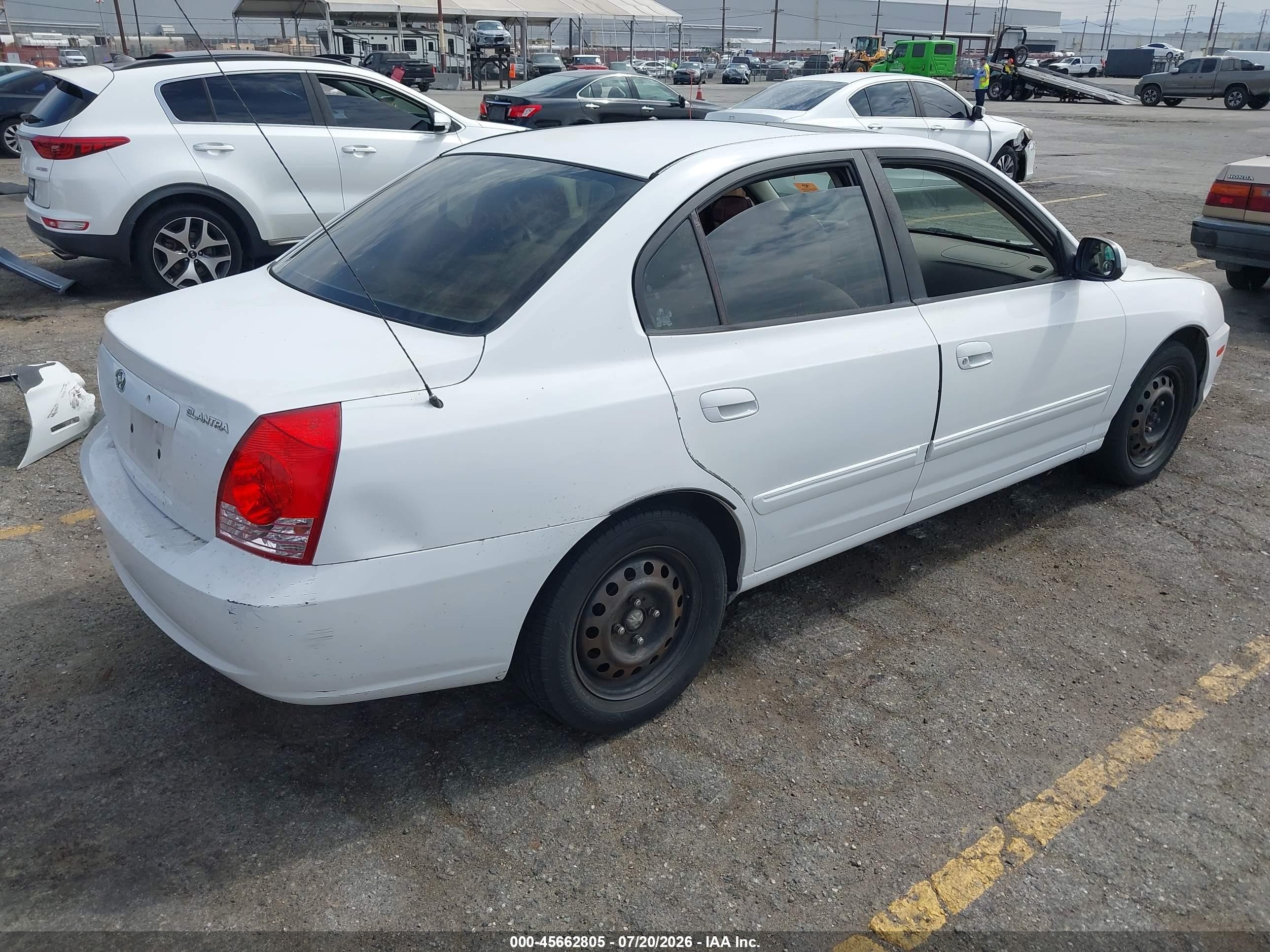 2004 Hyundai Elantra Gls/gt Белый vin: KMHDN46D54U861978