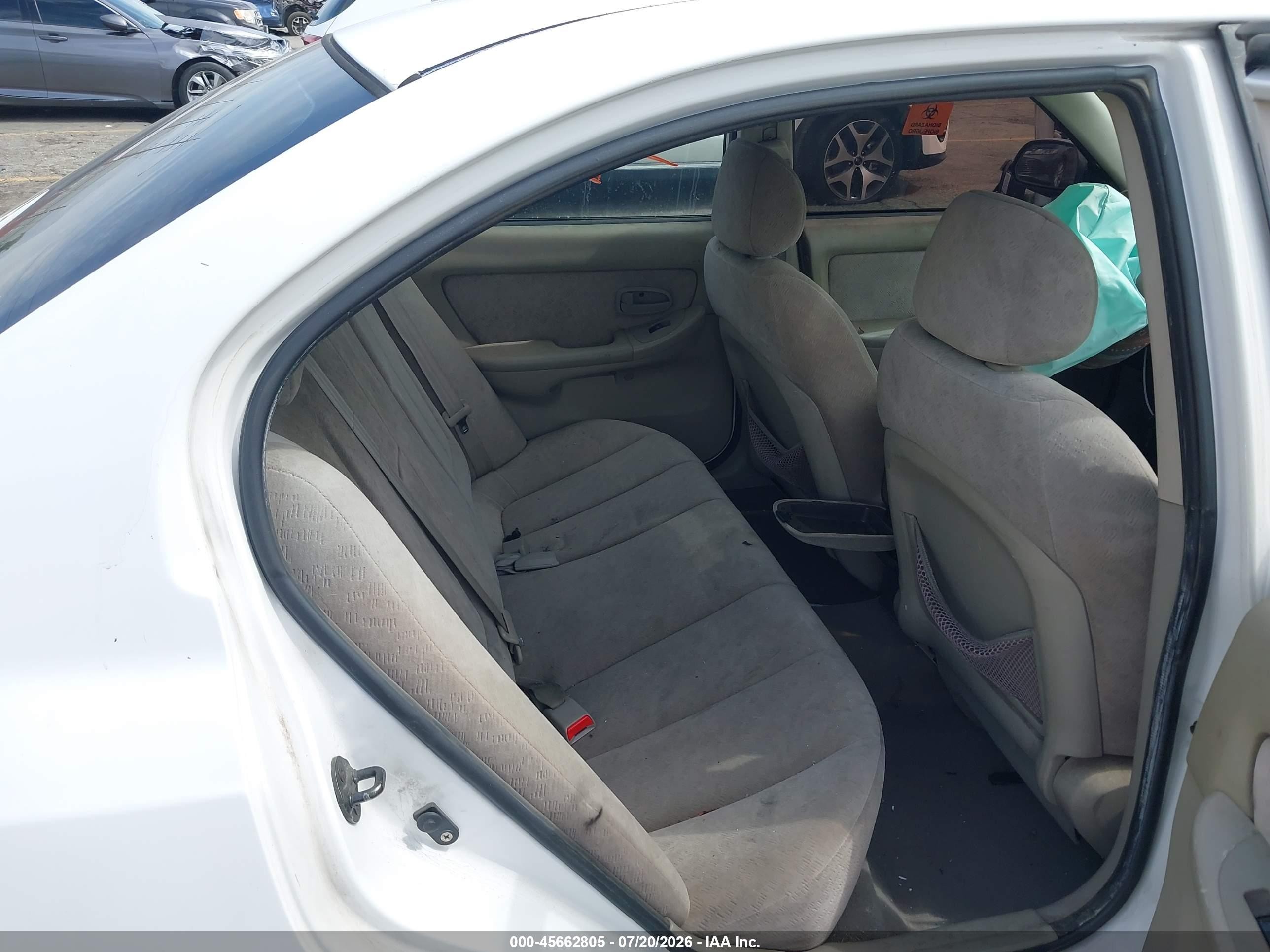 2004 Hyundai Elantra Gls/gt Белый vin: KMHDN46D54U861978