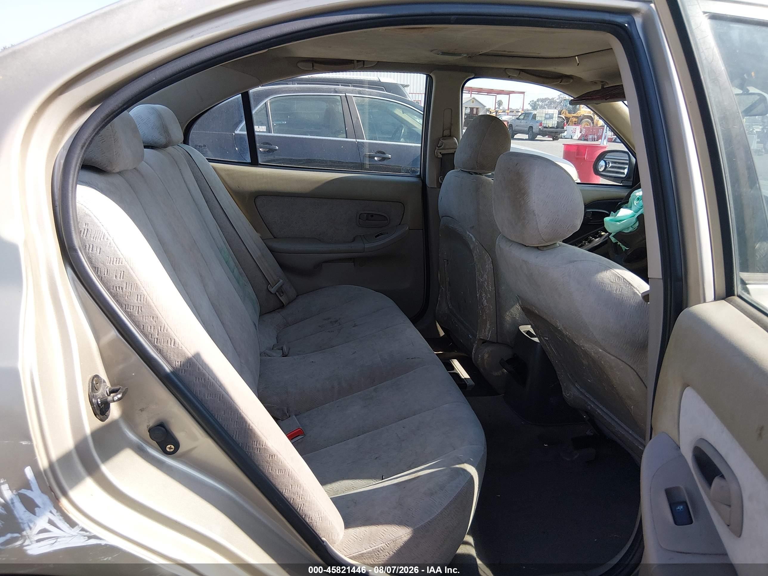 2005 Hyundai Elantra Gls/gt Champagne vin: KMHDN46D55U029655