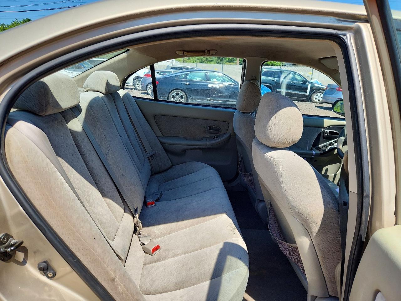 2005 Hyundai Elantra Gls Tan vin: KMHDN46D55U962049