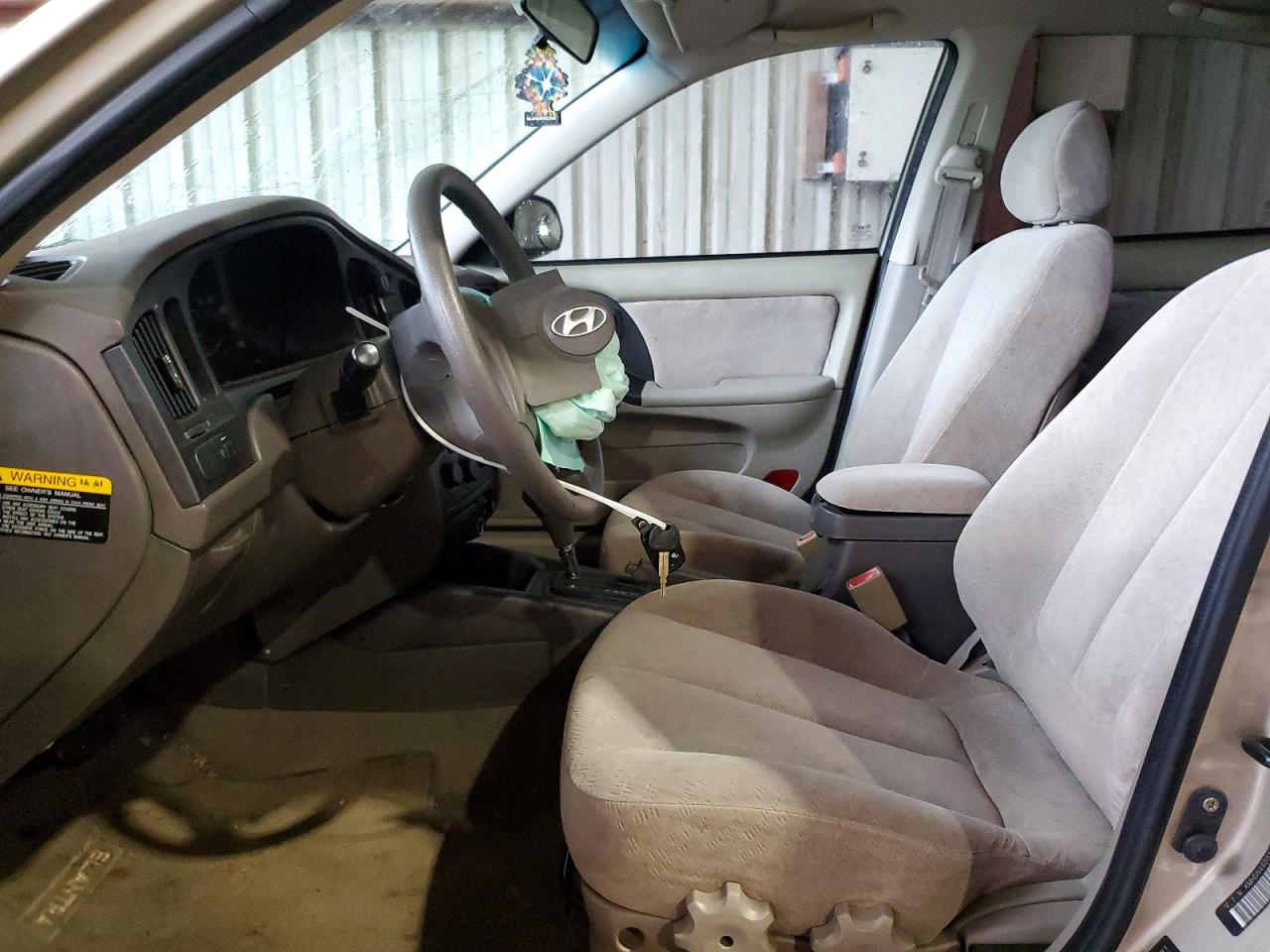 2005 Hyundai Elantra Gls Tan vin: KMHDN46D55U997500
