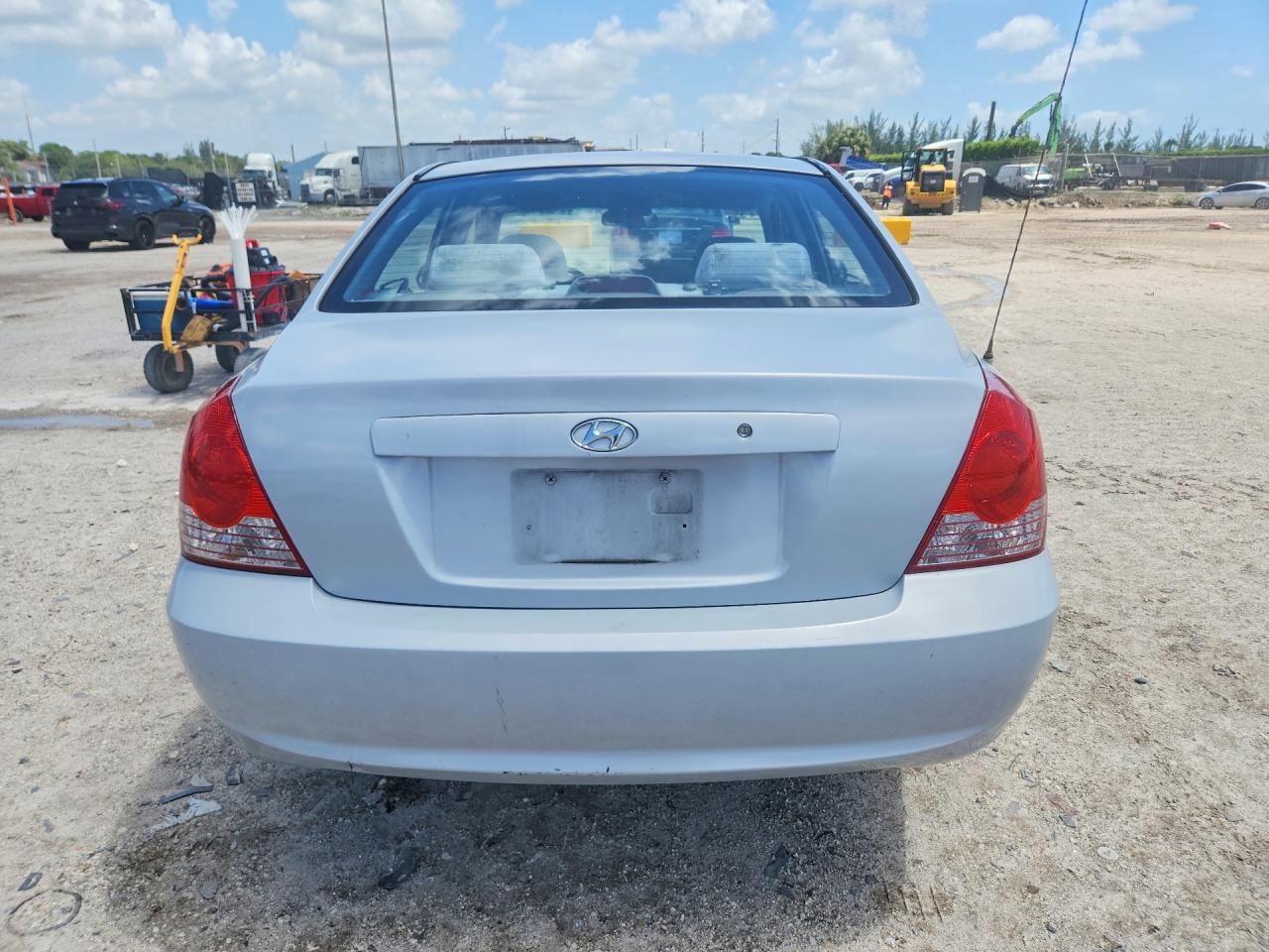 2006 Hyundai Elantra Gls Silver vin: KMHDN46D56U226682
