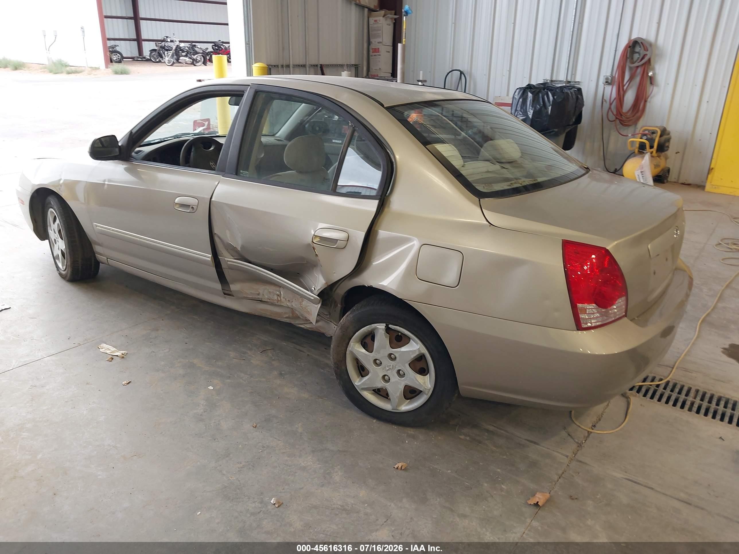 2006 Hyundai Elantra Gls/limited Tan vin: KMHDN46D56U284176