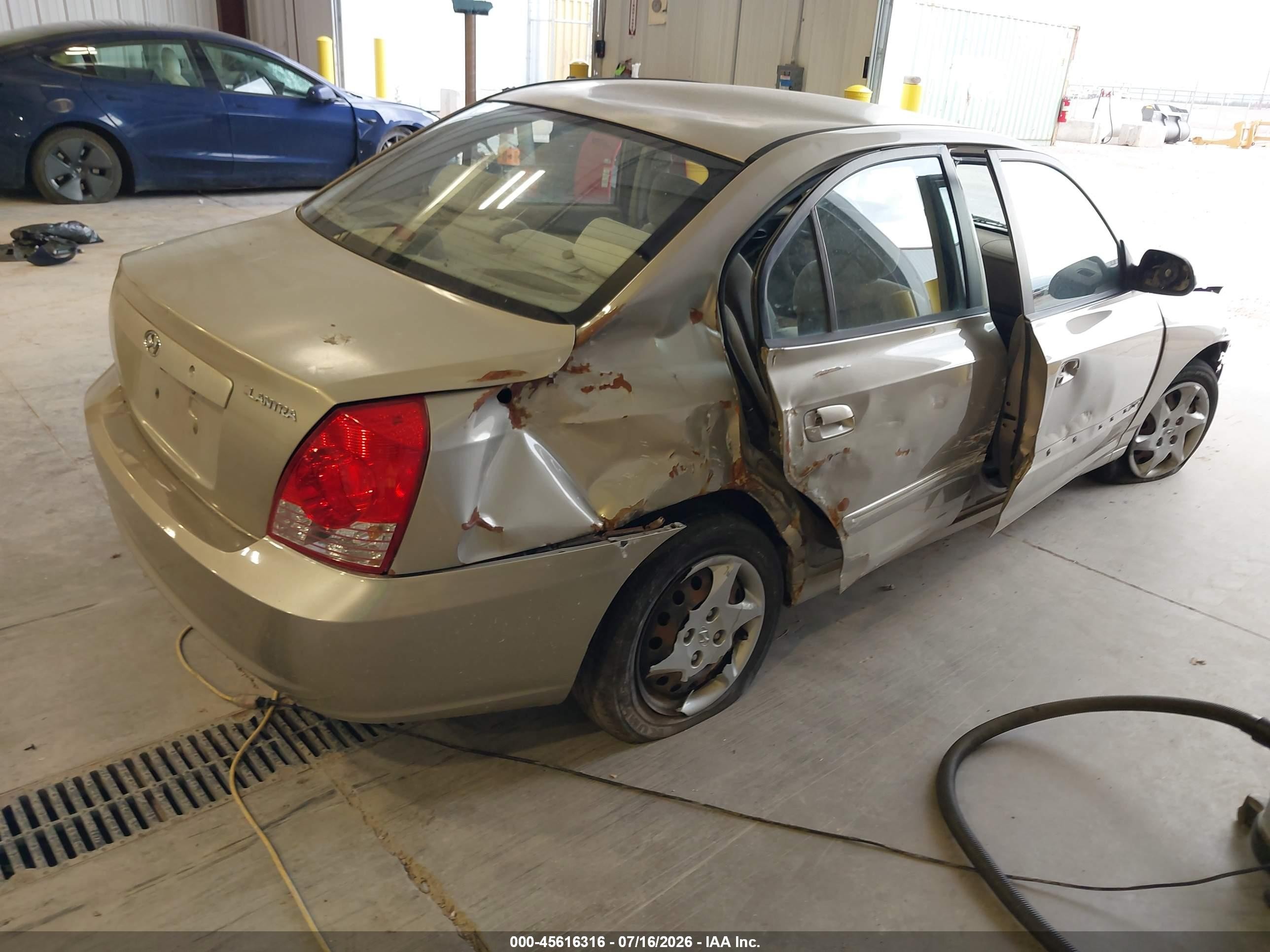 2006 Hyundai Elantra Gls/limited Tan vin: KMHDN46D56U284176
