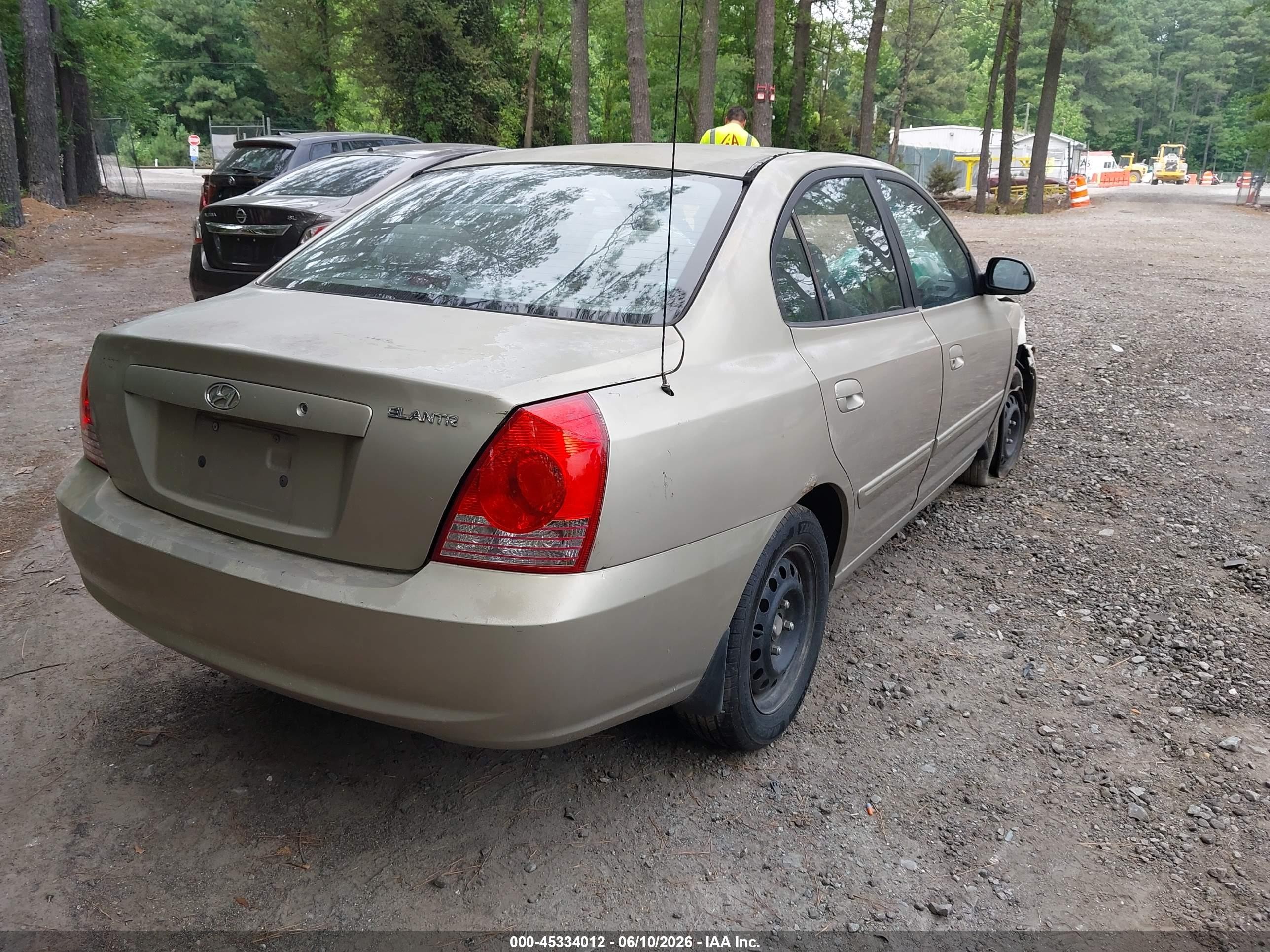 2005 Hyundai Elantra Gls/gt Gold vin: KMHDN46D65U063880