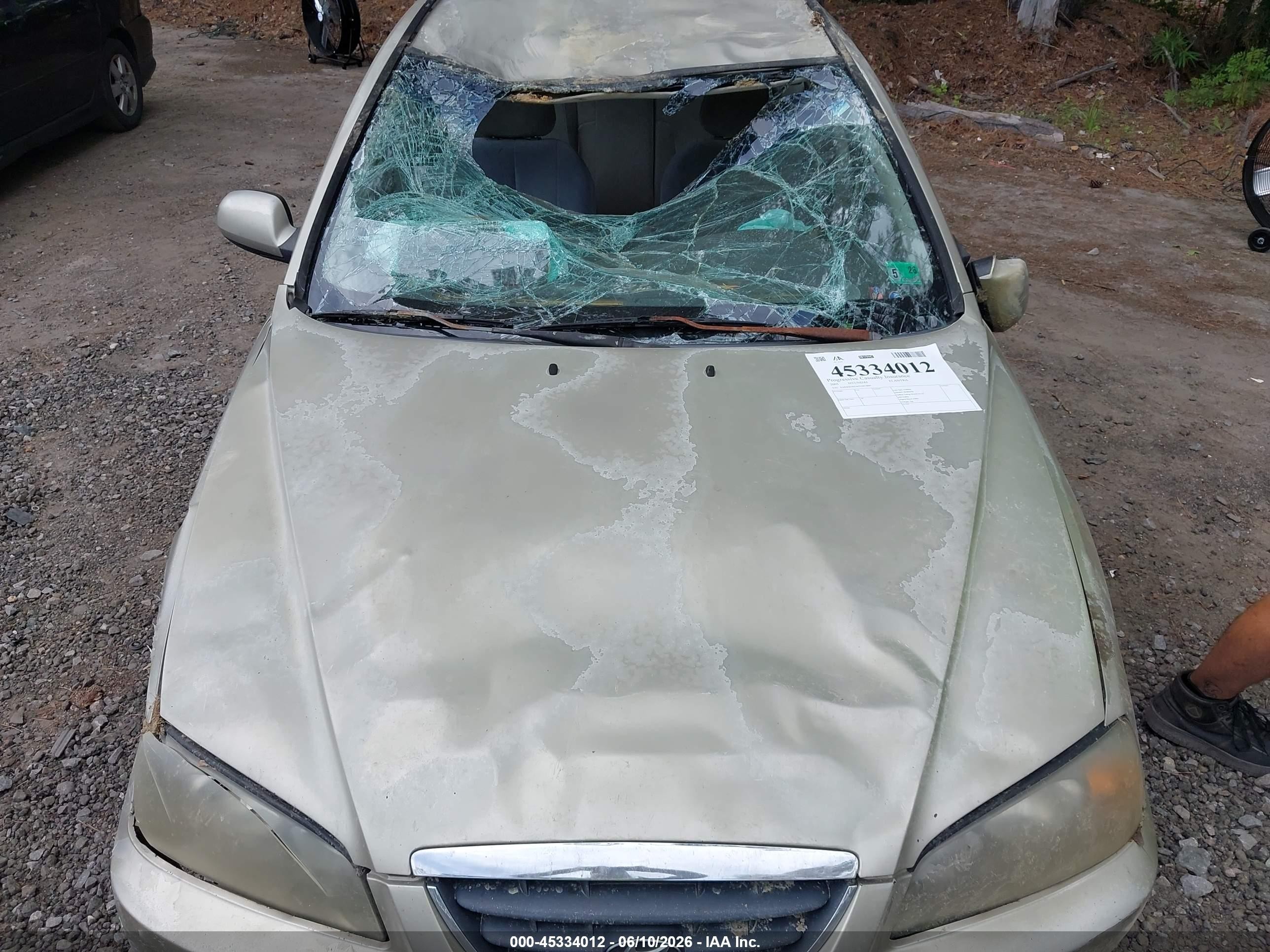 2005 Hyundai Elantra Gls/gt Gold vin: KMHDN46D65U063880