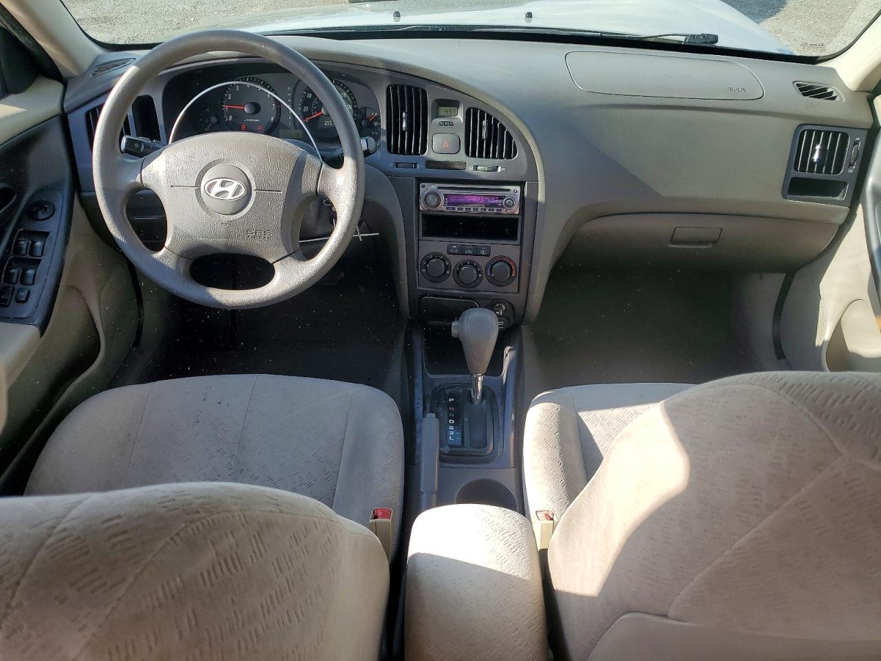 2005 Hyundai Elantra Gls Gold vin: KMHDN46D65U106775