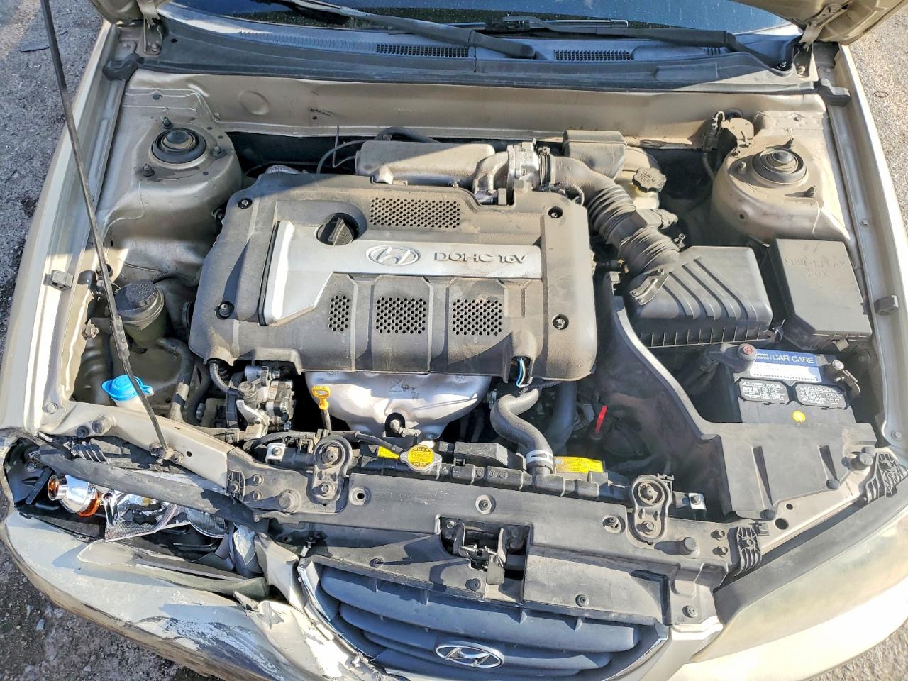 2005 Hyundai Elantra Gls Gold vin: KMHDN46D65U106775