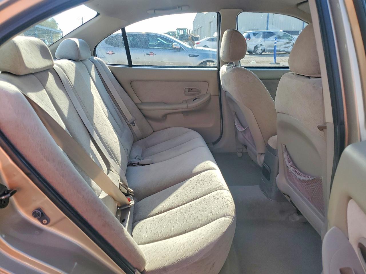 2005 Hyundai Elantra Gls Gold vin: KMHDN46D65U106775