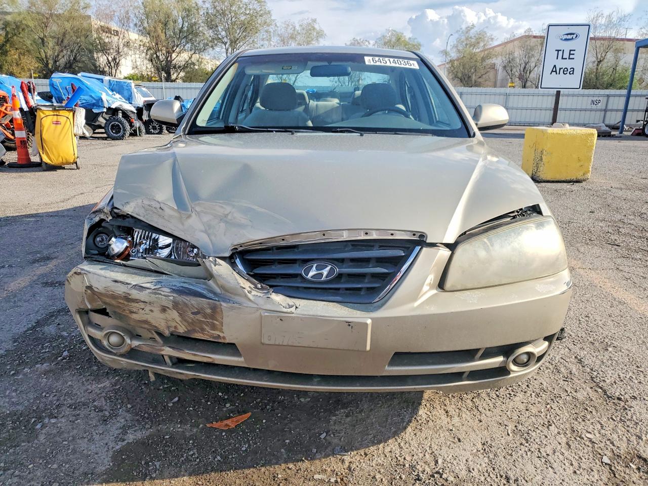 2005 Hyundai Elantra Gls Gold vin: KMHDN46D65U106775
