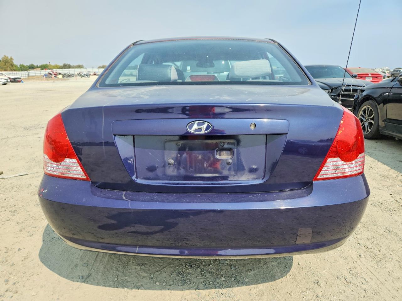2004 Hyundai Elantra Gls Black vin: KMHDN46D74U720572